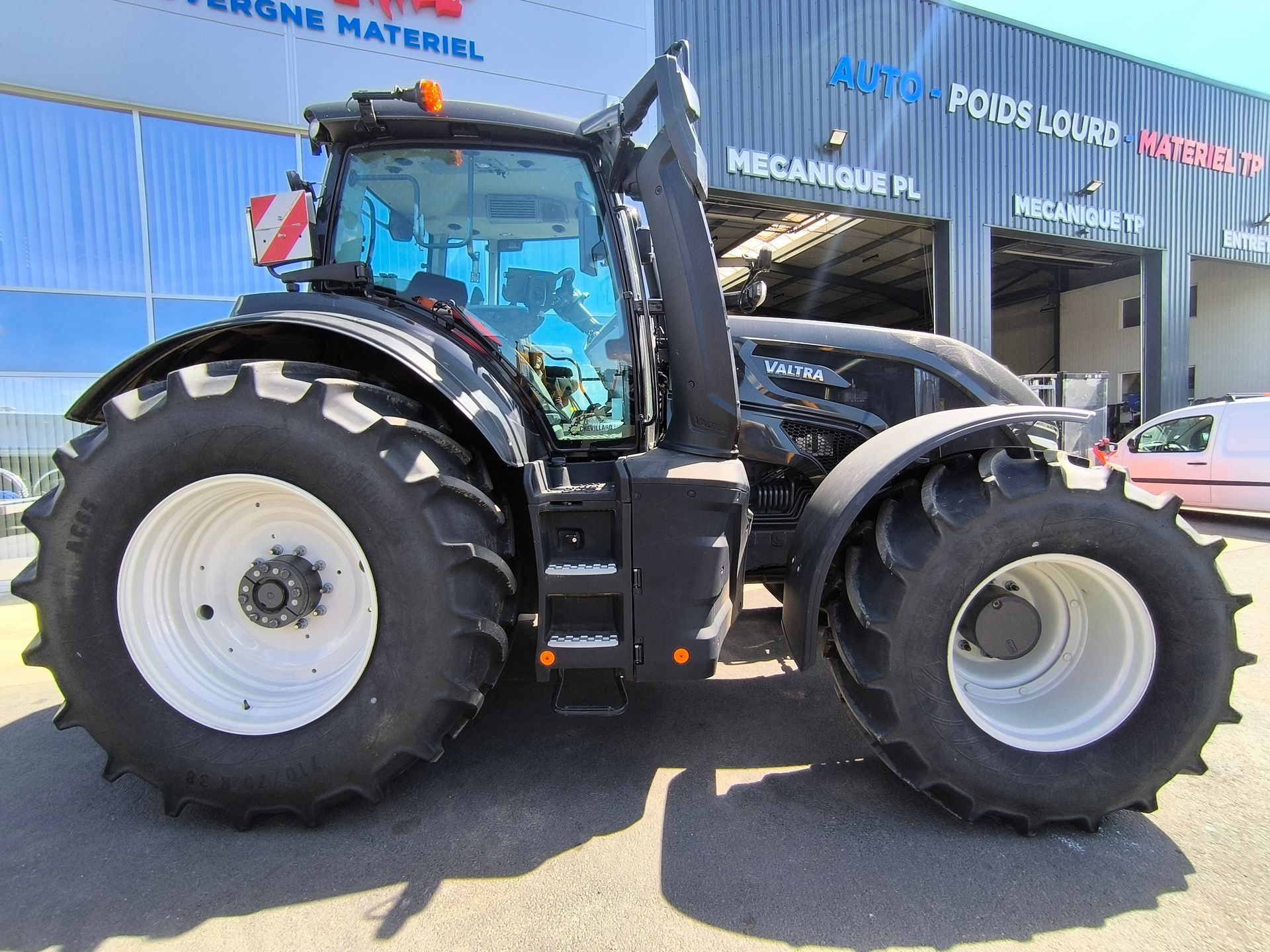 Valtra Q 285