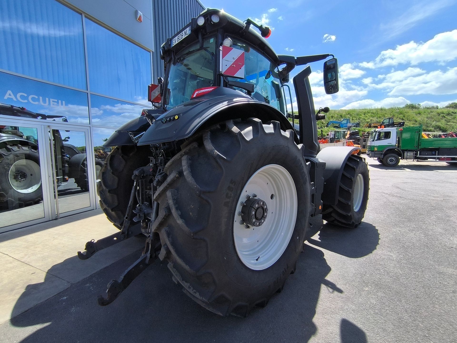 Valtra Q 285
