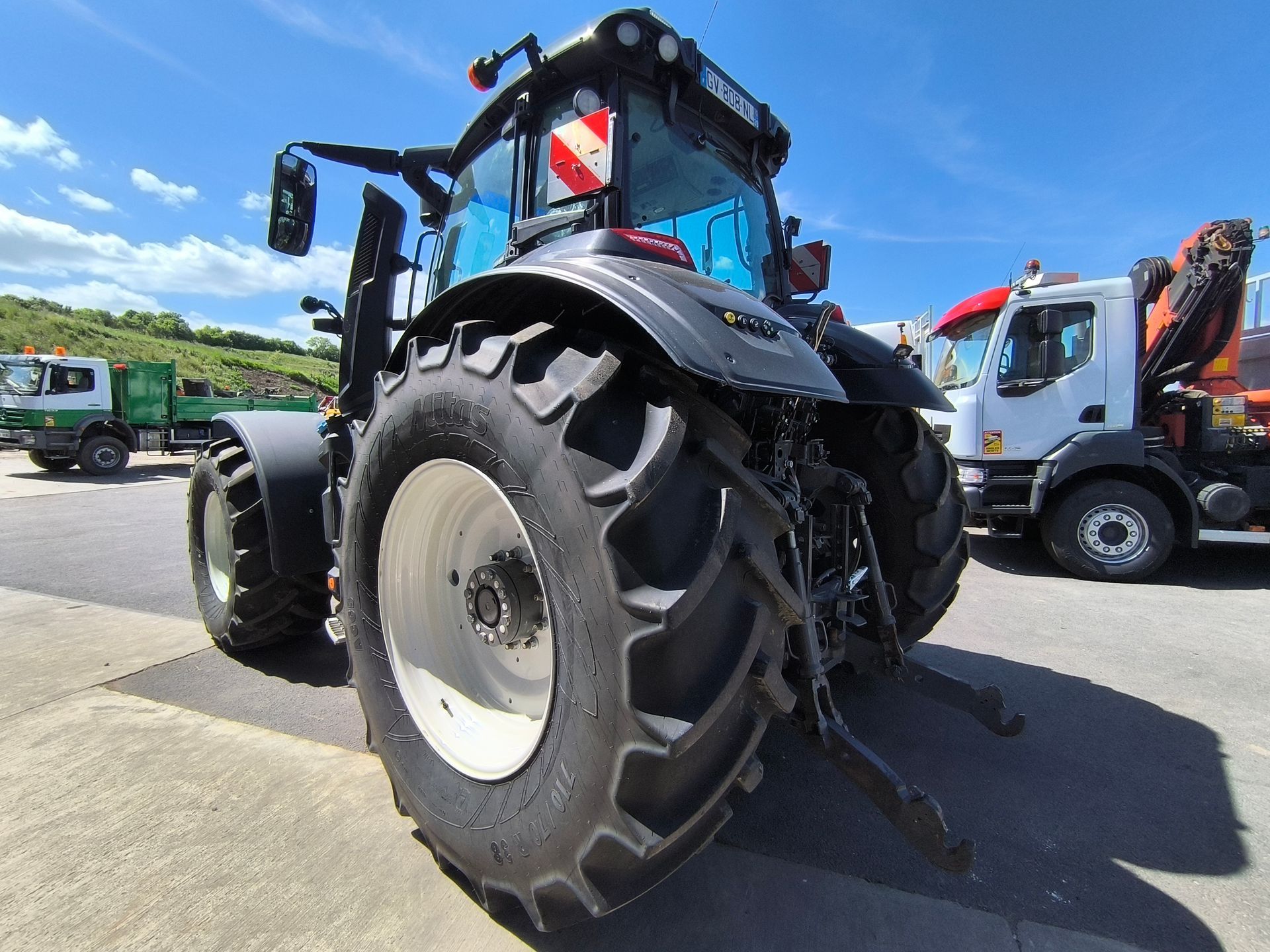 Valtra Q 285