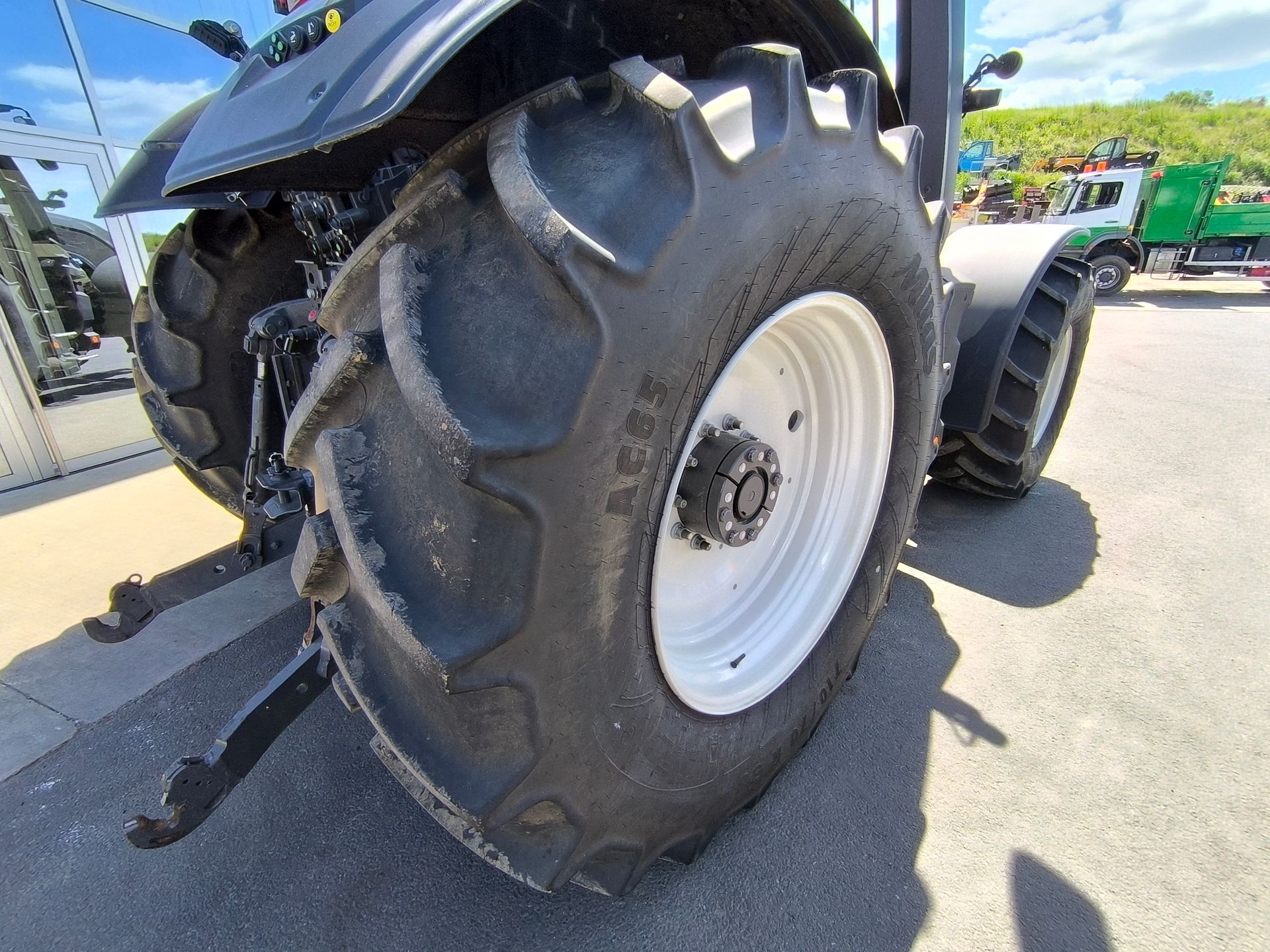 Valtra Q 285