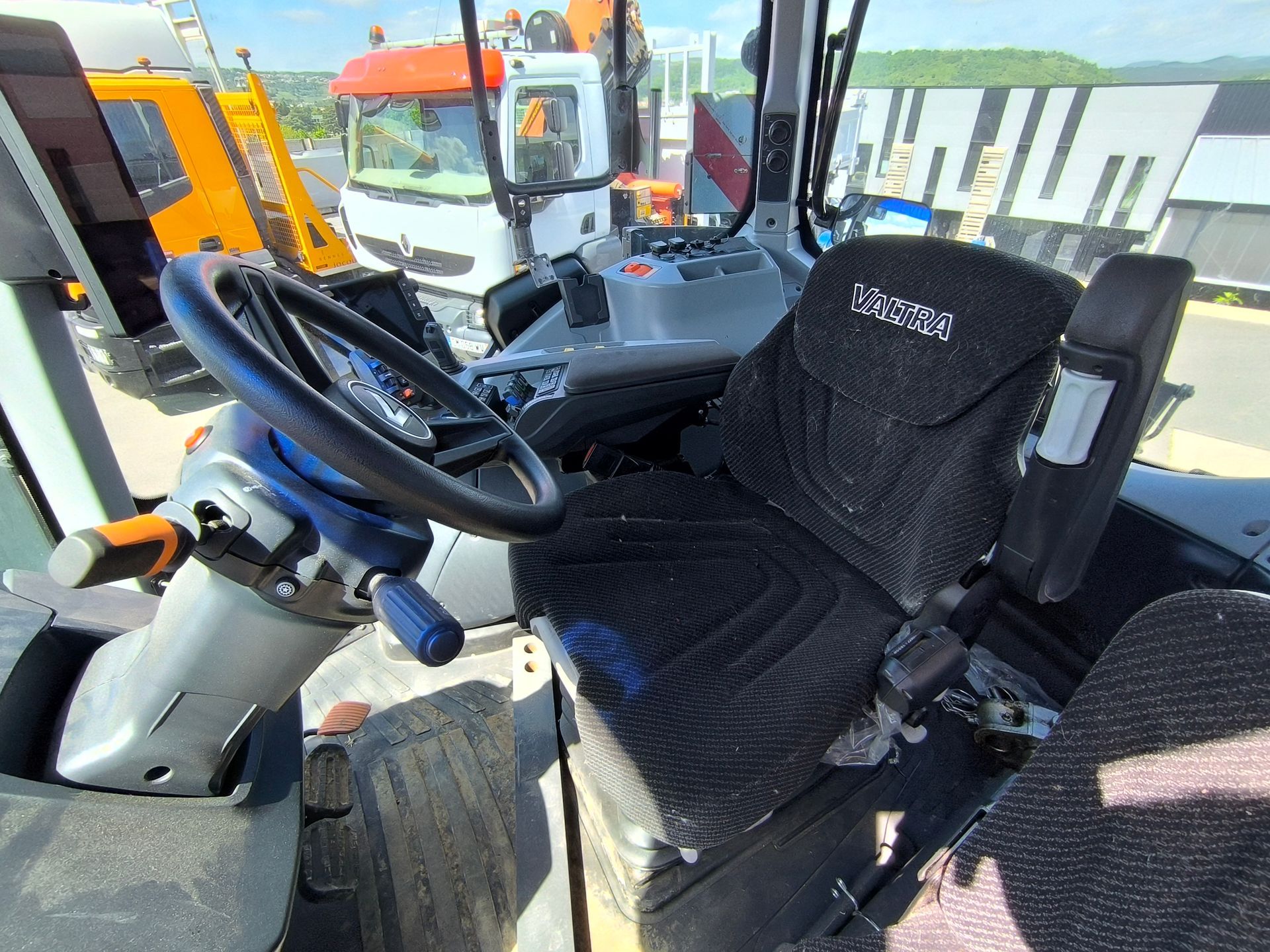 Valtra Q 285