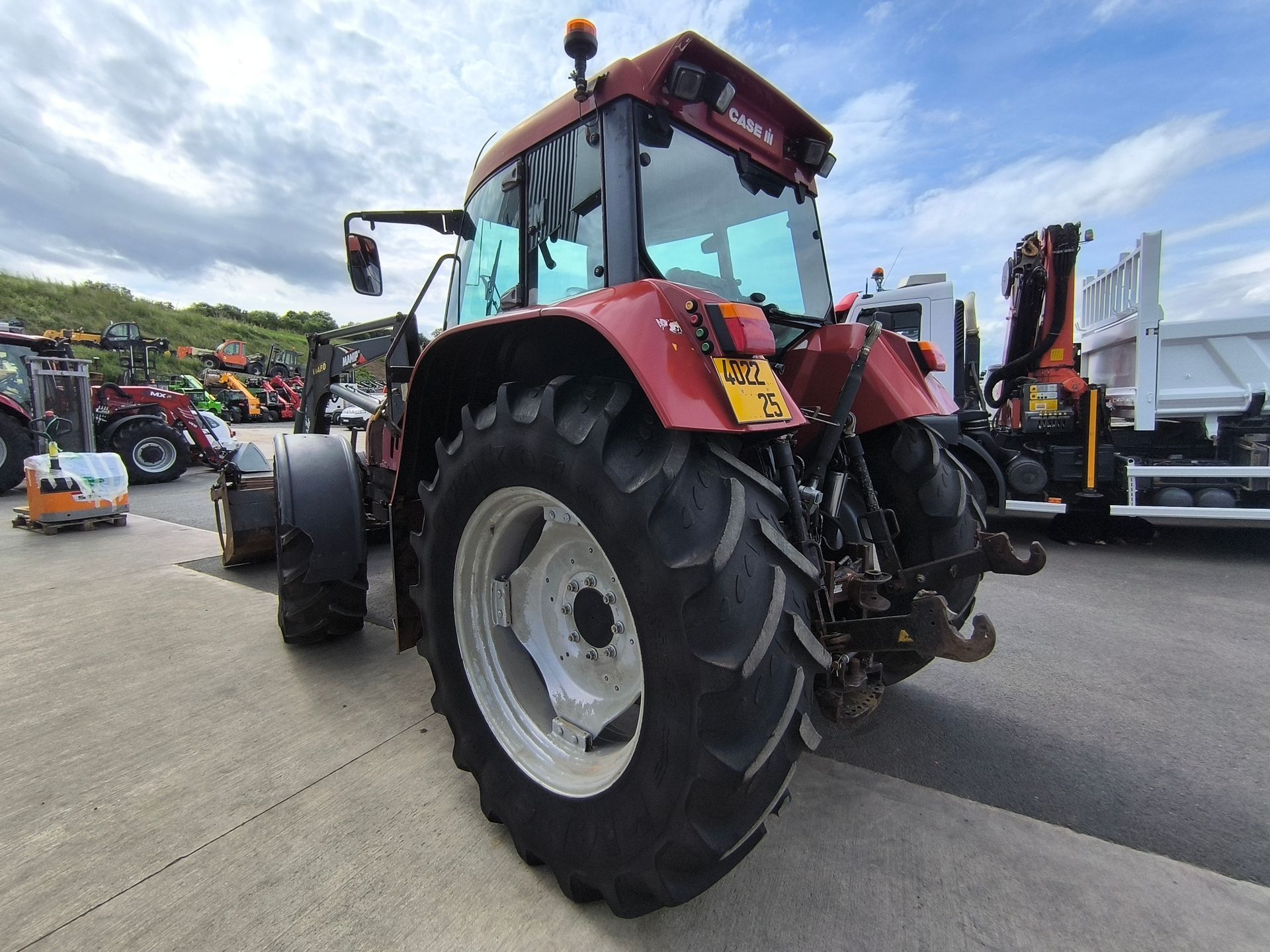 Case IH CS 120 + Chargeur avec godet croco