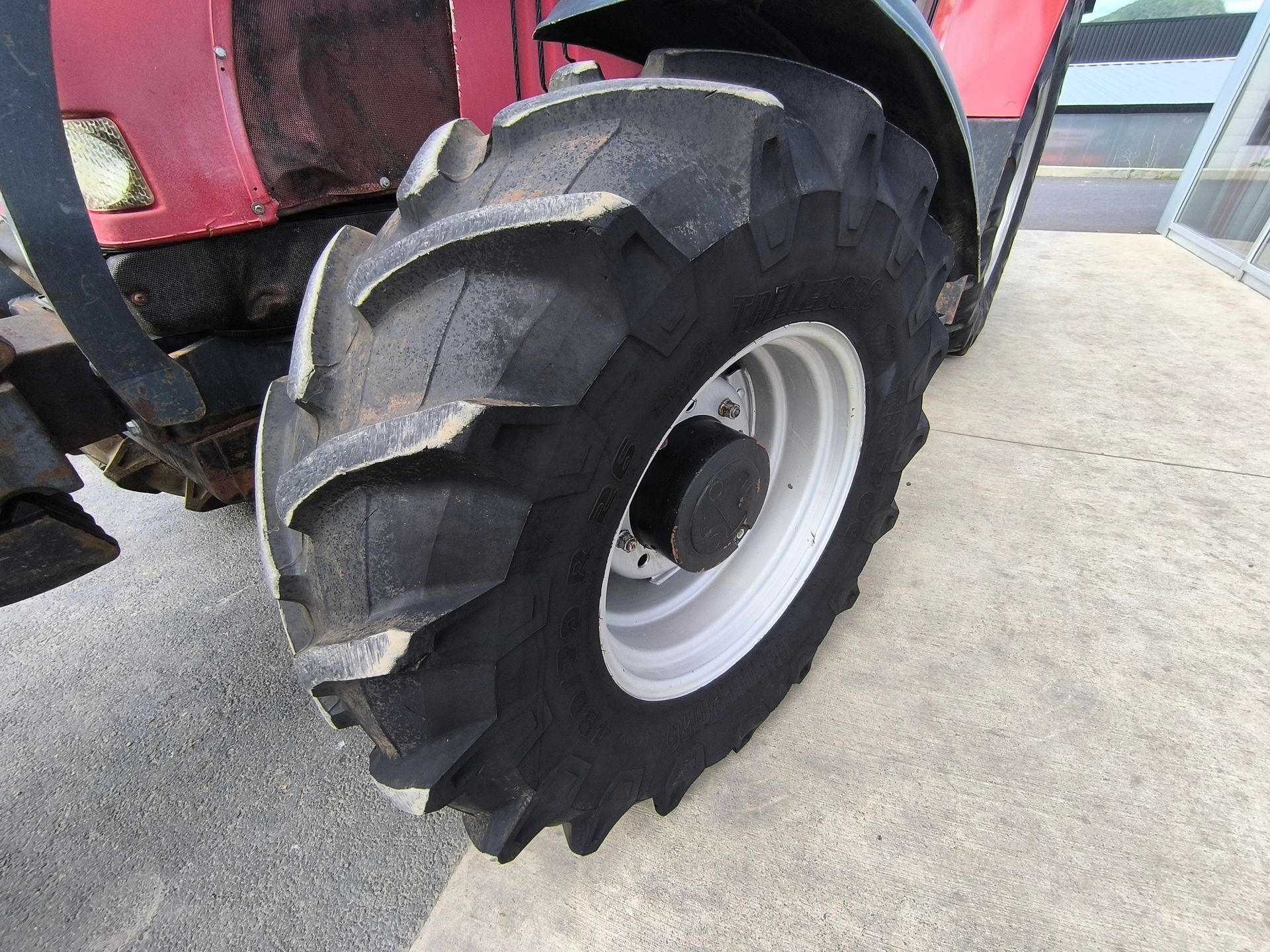 Case IH CS 120 + Chargeur avec godet croco