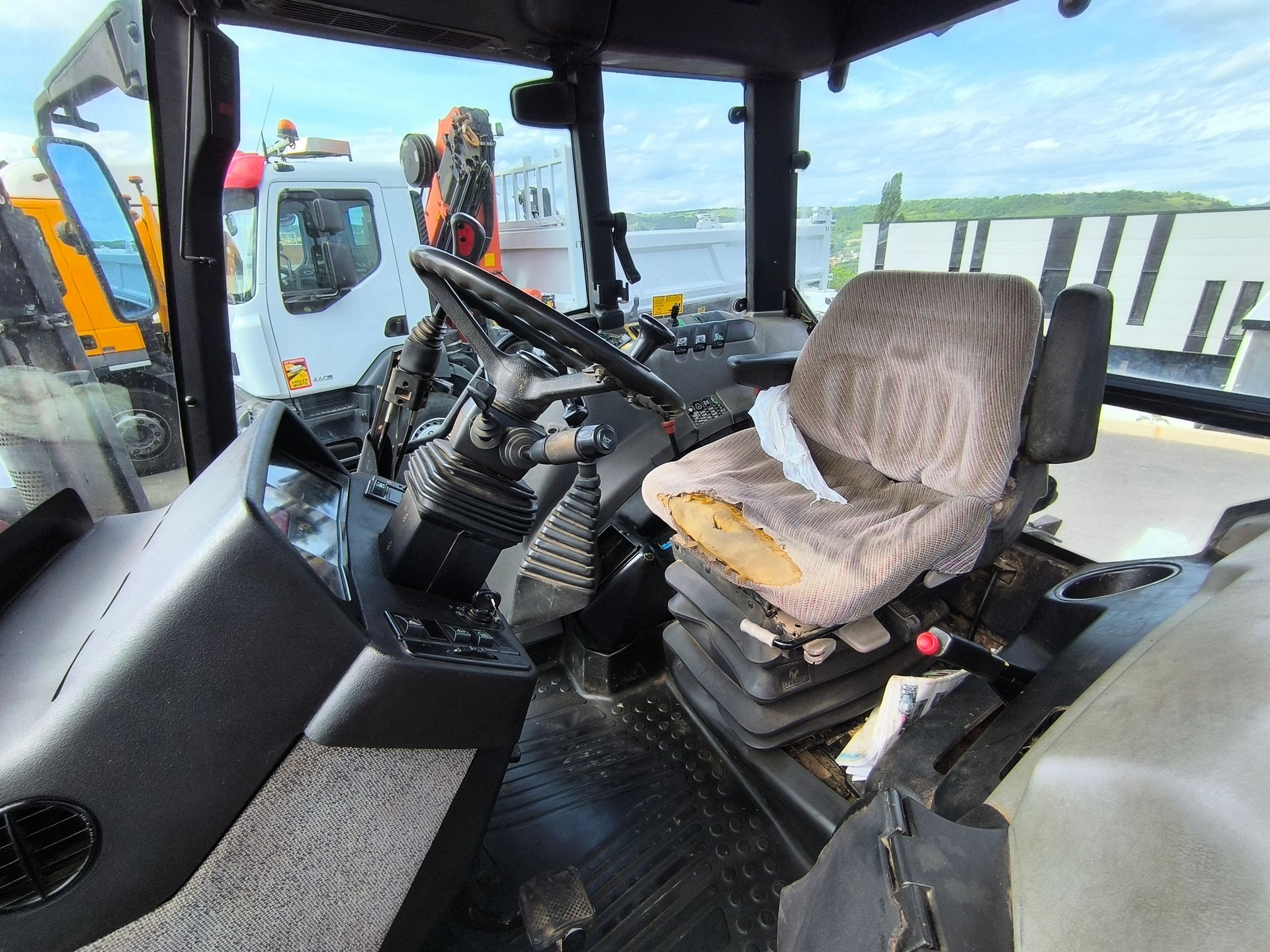 Case IH CS 120 + Chargeur avec godet croco