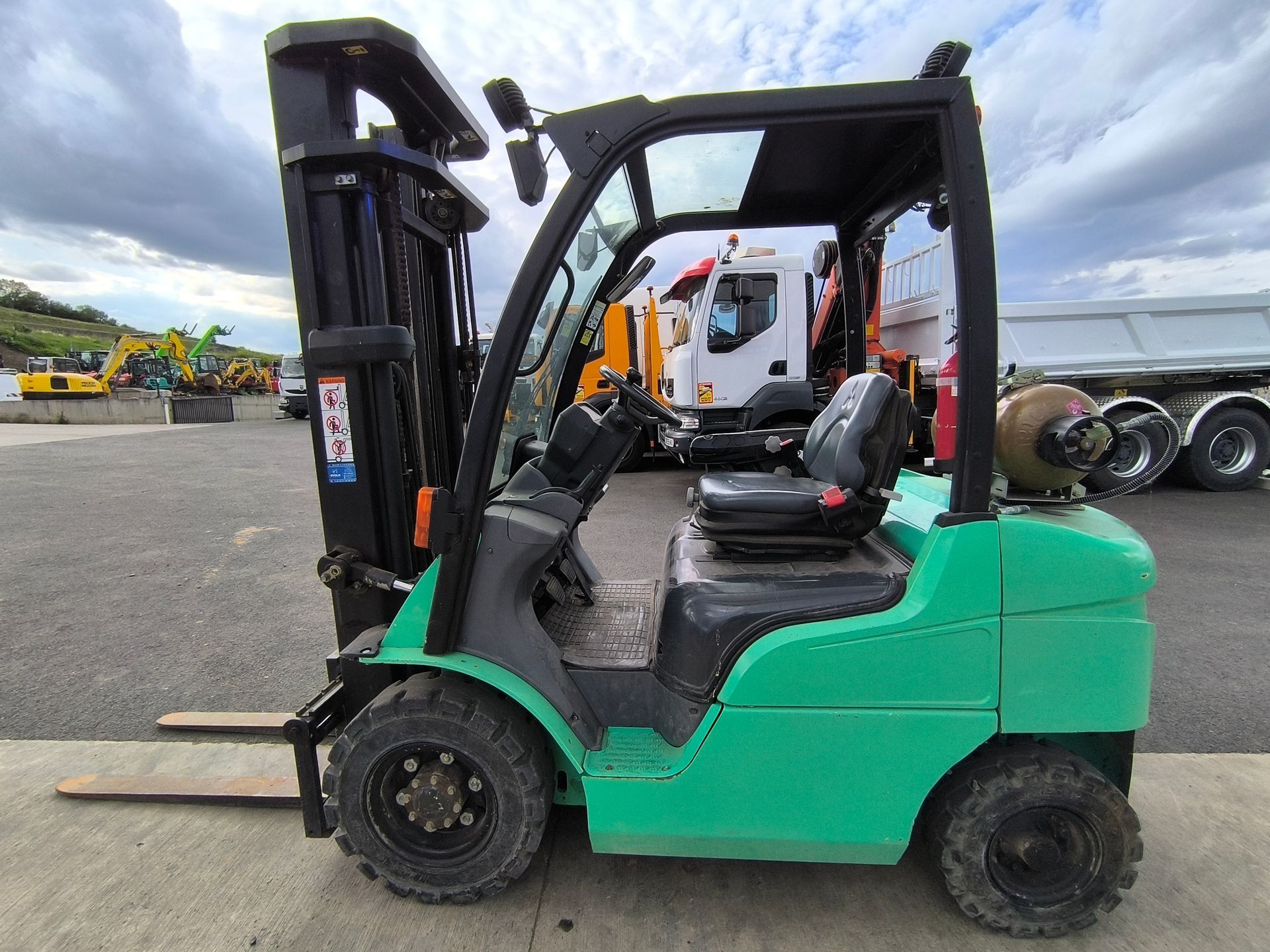 Mitsubishi FG25N à Gaz