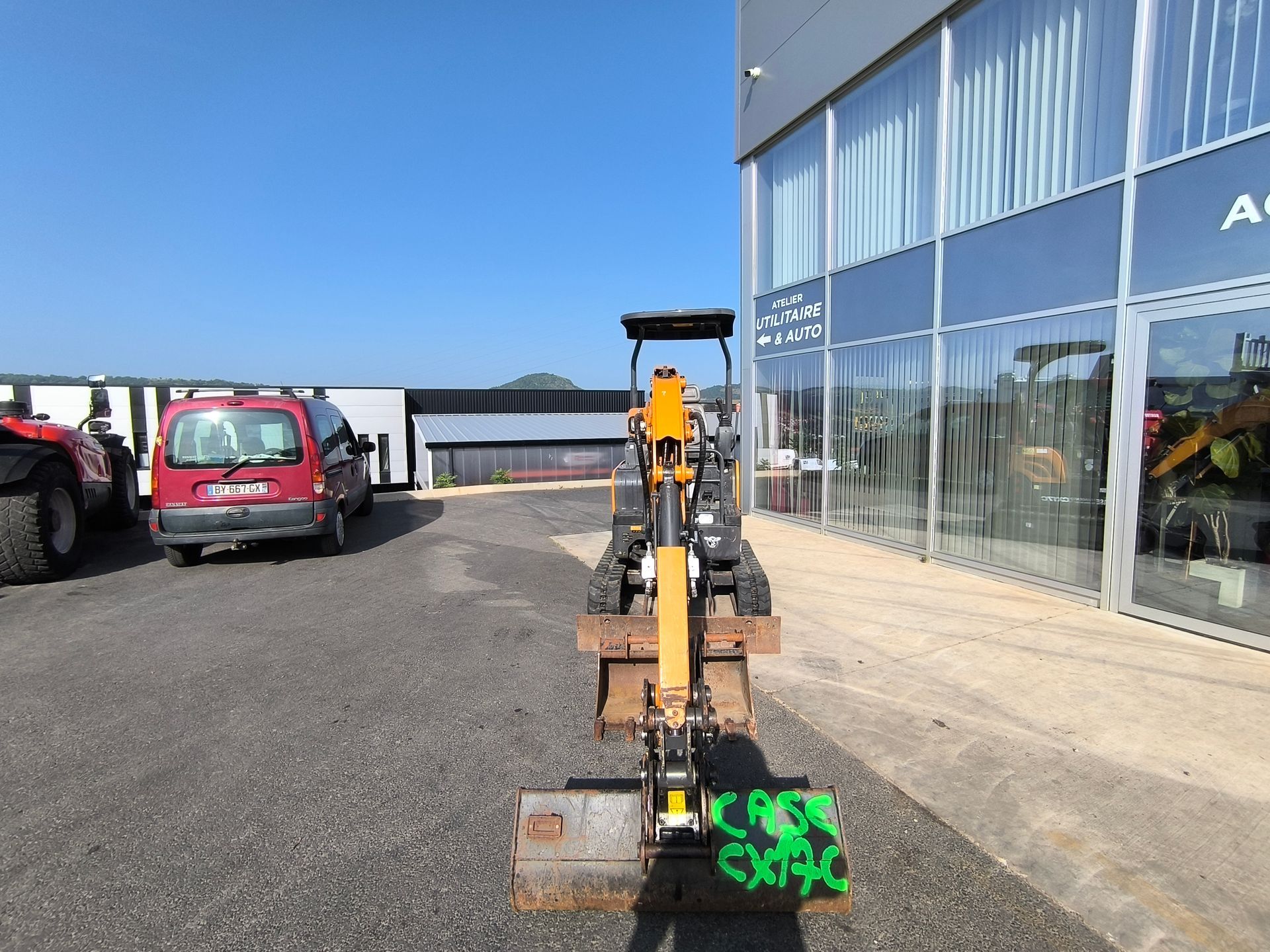 Case CX17C