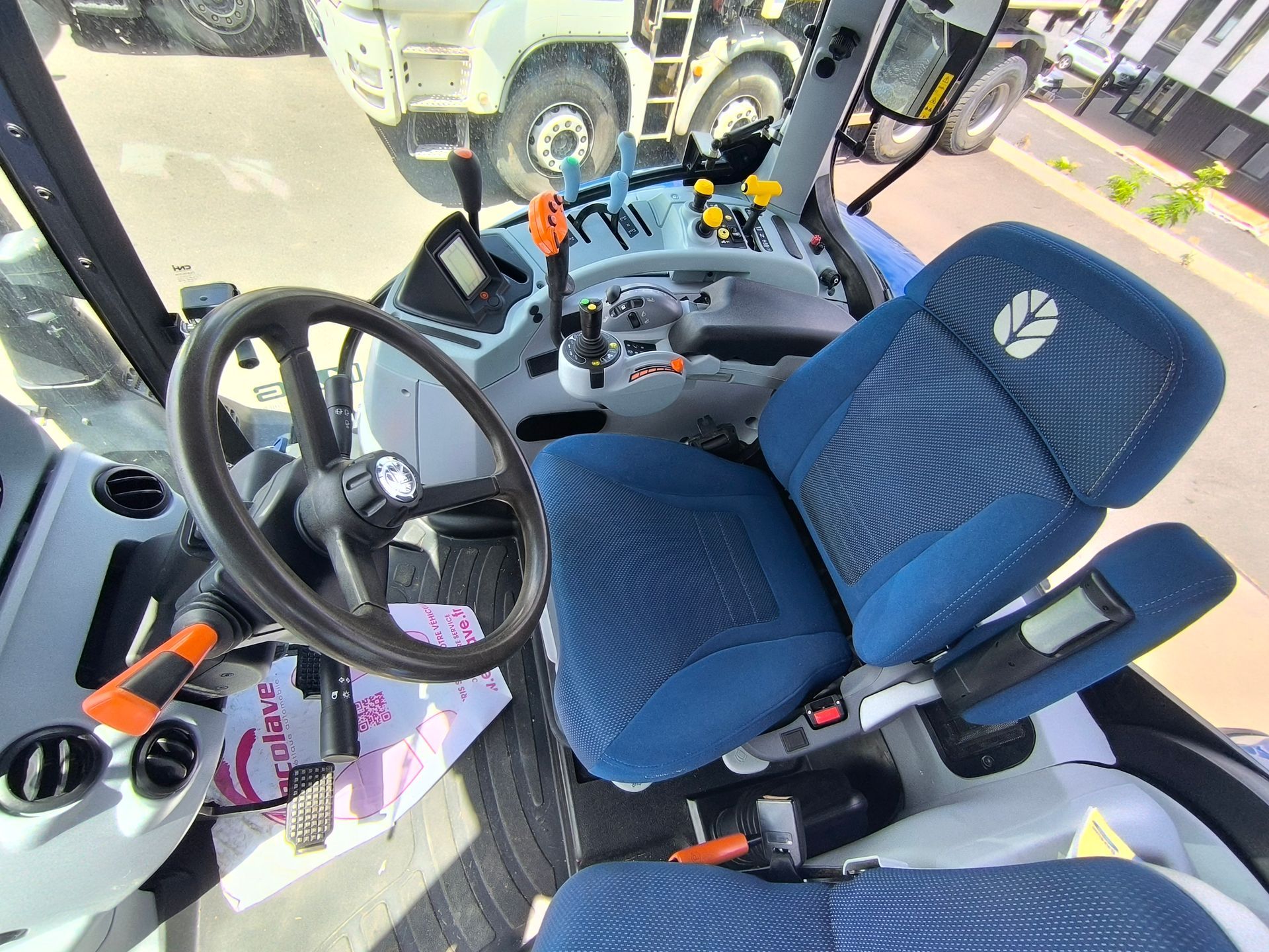 New Holland T6.145 + Chargeur