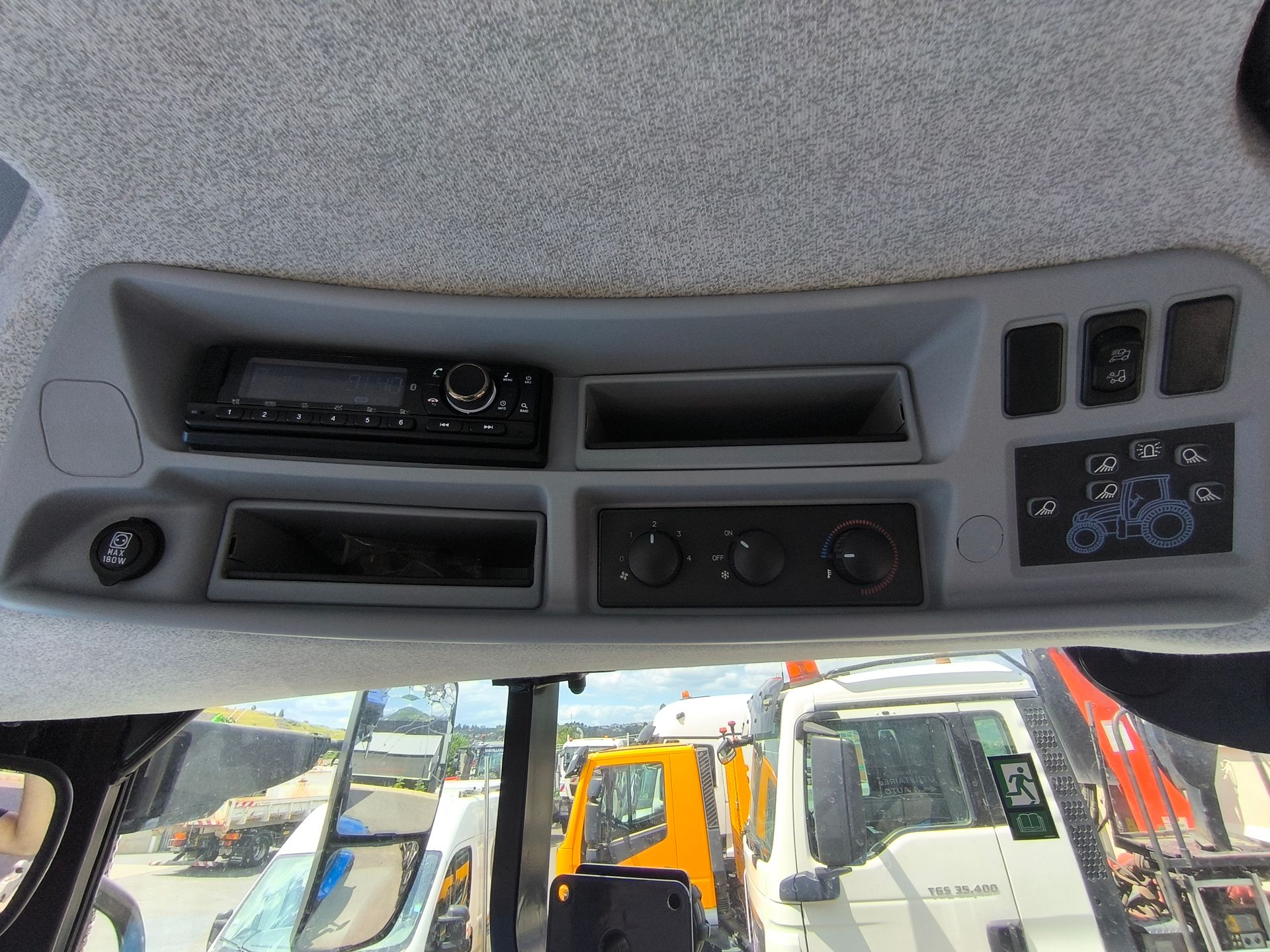 New Holland T6.145 + Chargeur