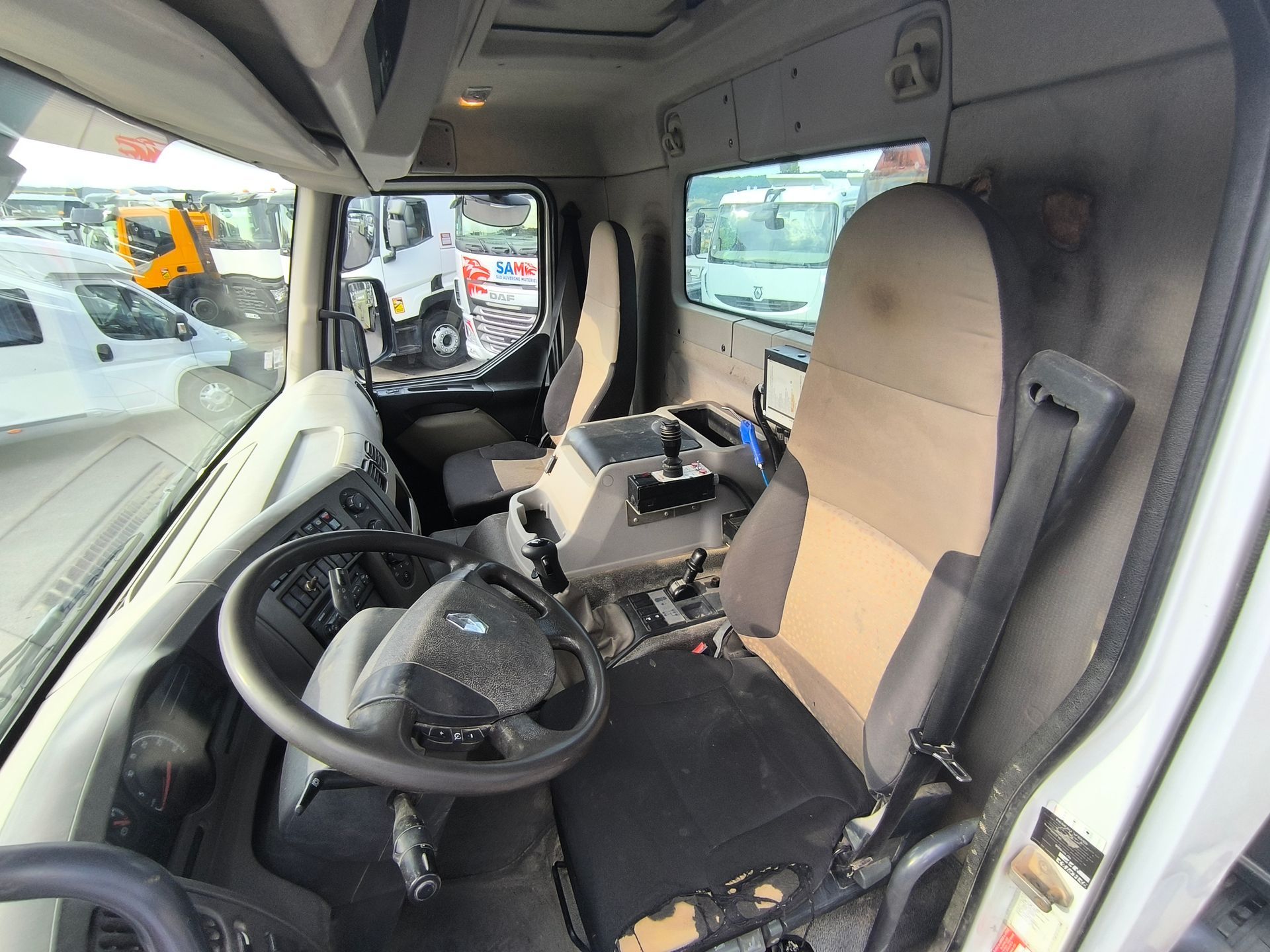 Renault Premium Lander 370.19