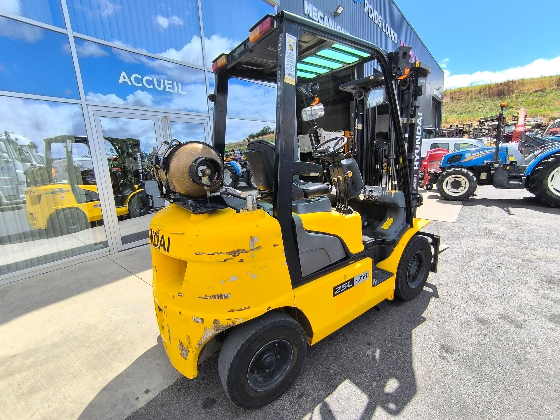 Hyundai 25L-7A