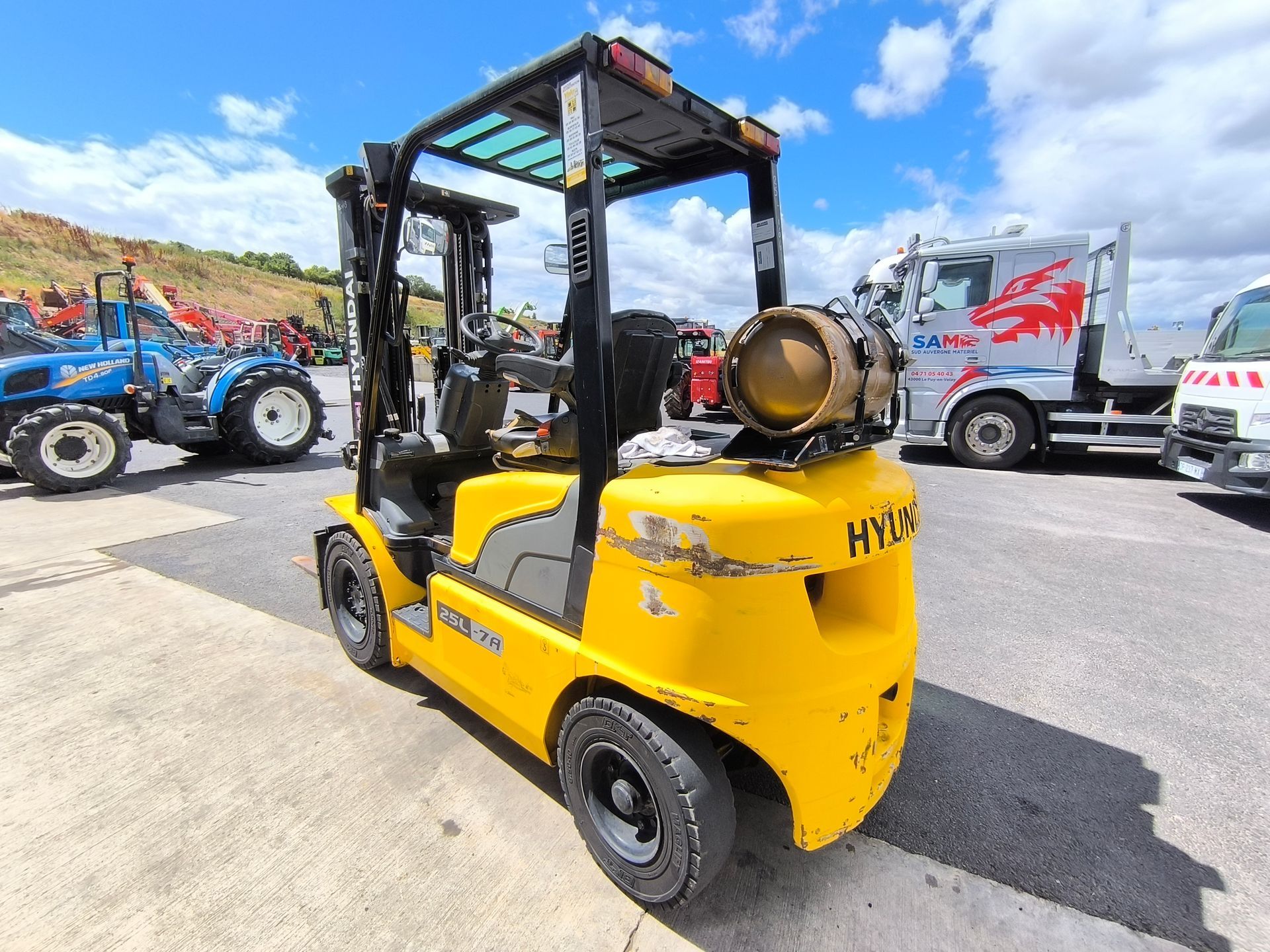 Hyundai 25L-7A