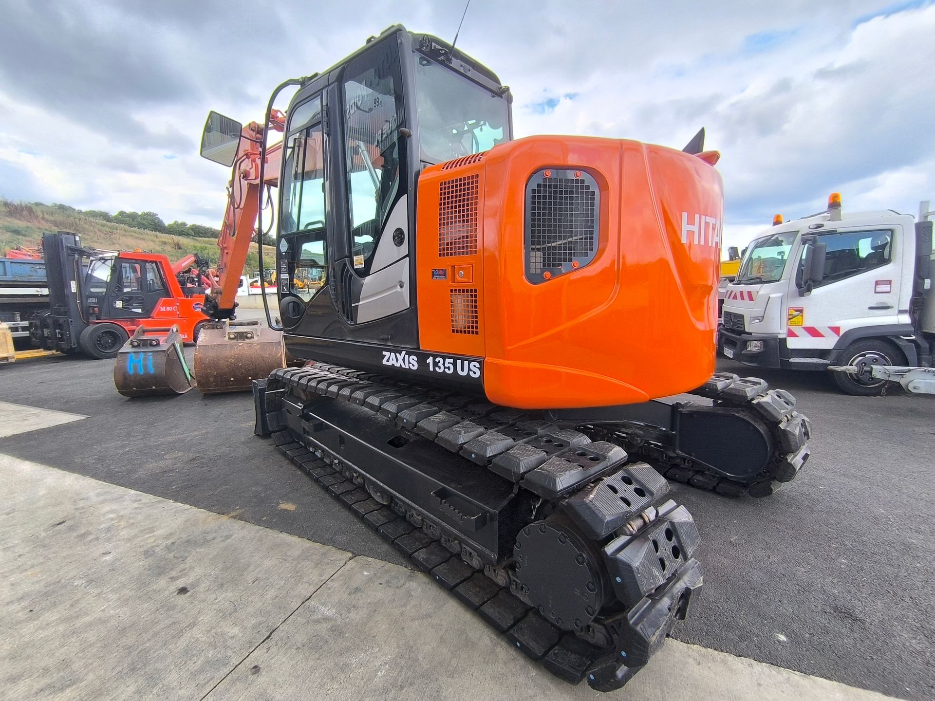 Hitachi ZX135US-5B