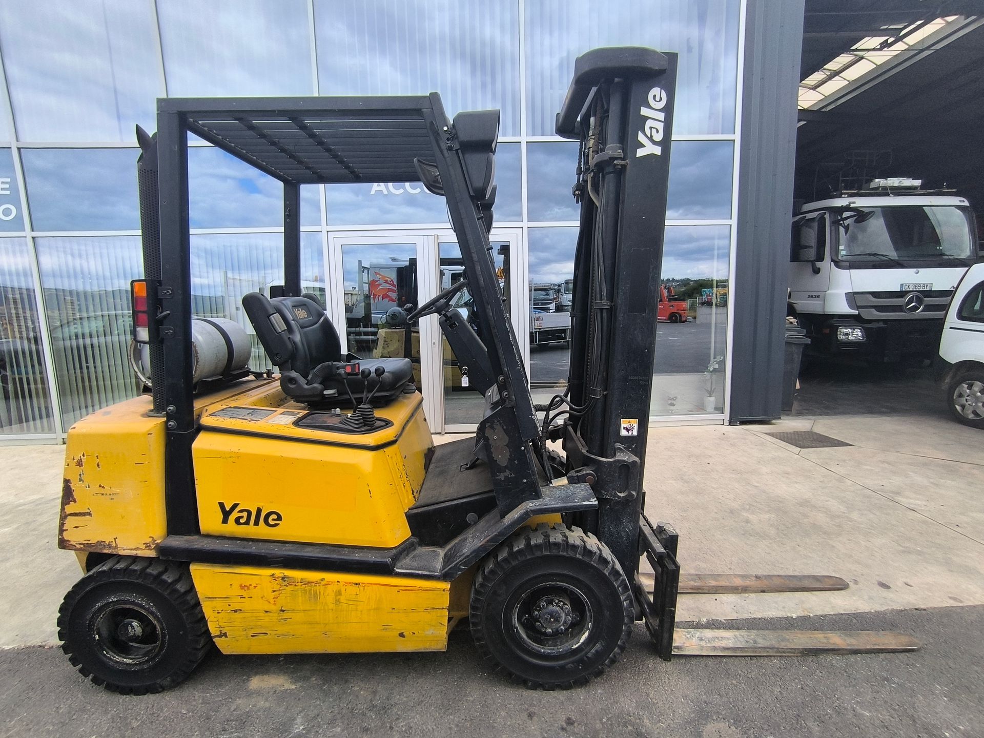 Chariot élévateur Yale GLP25TF à Gaz