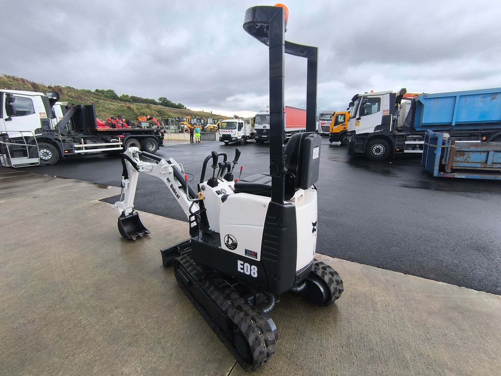 Bobcat E08