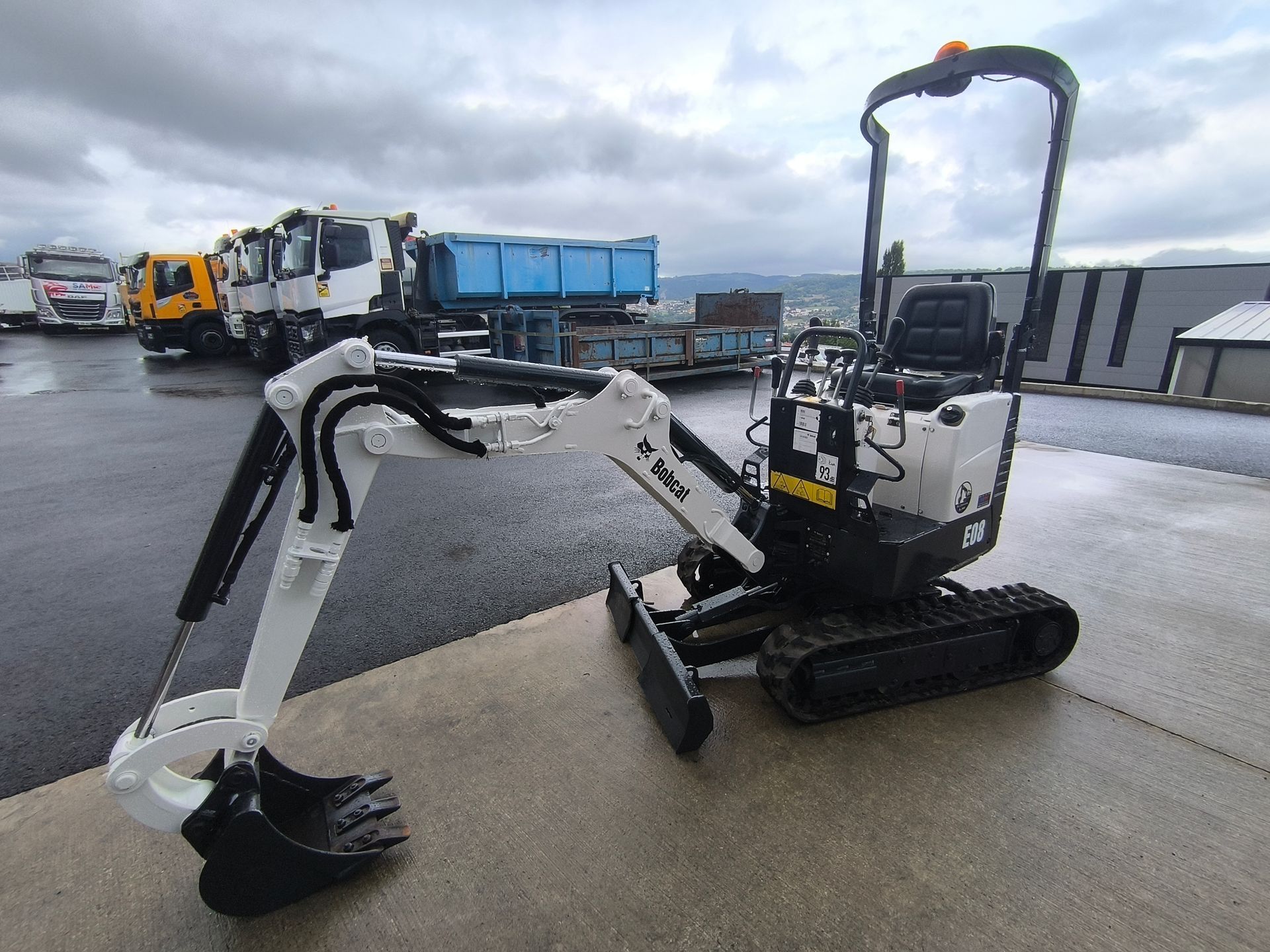 Bobcat E08