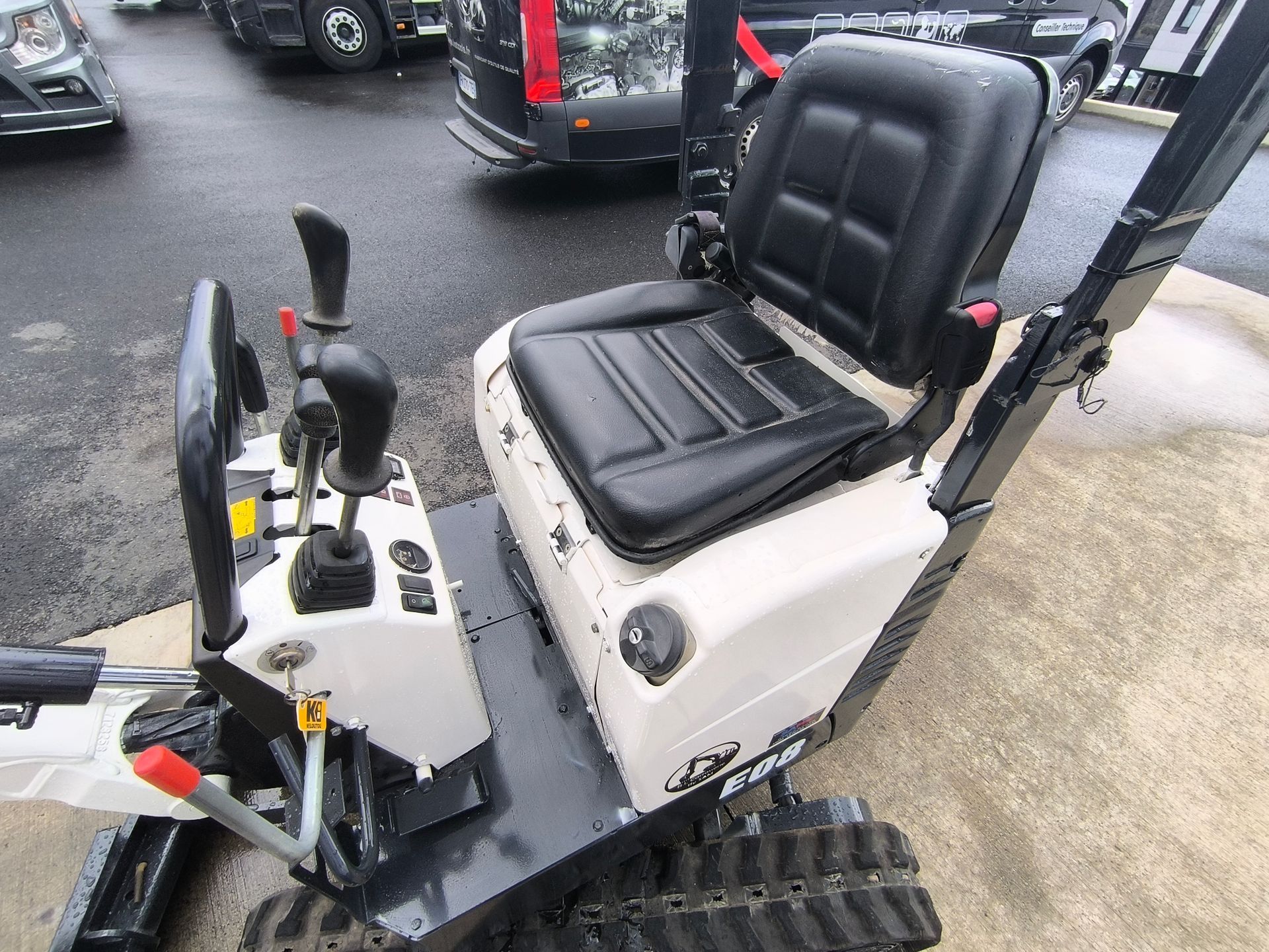Bobcat E08