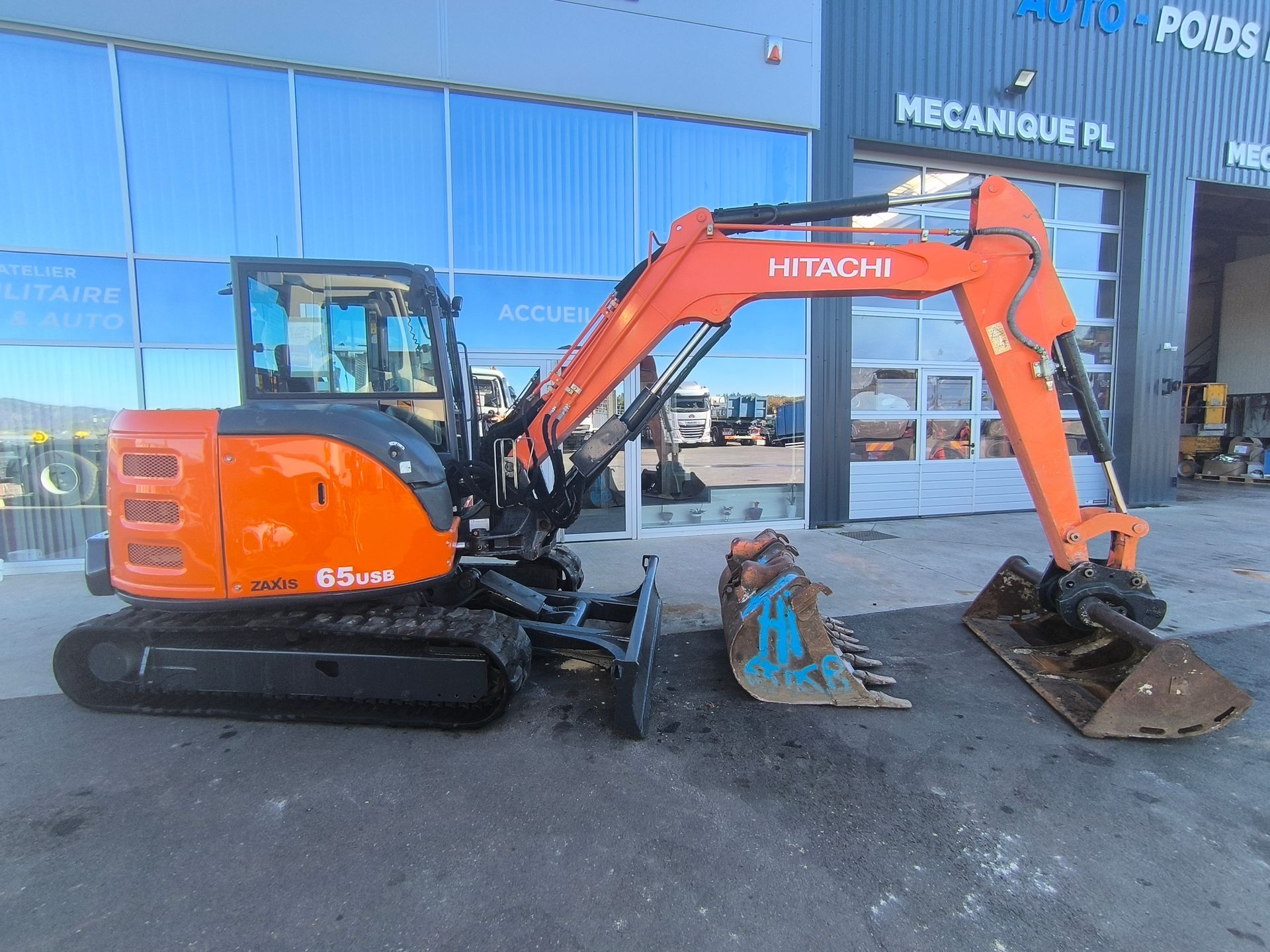 Hitachi ZX 65USB-5A