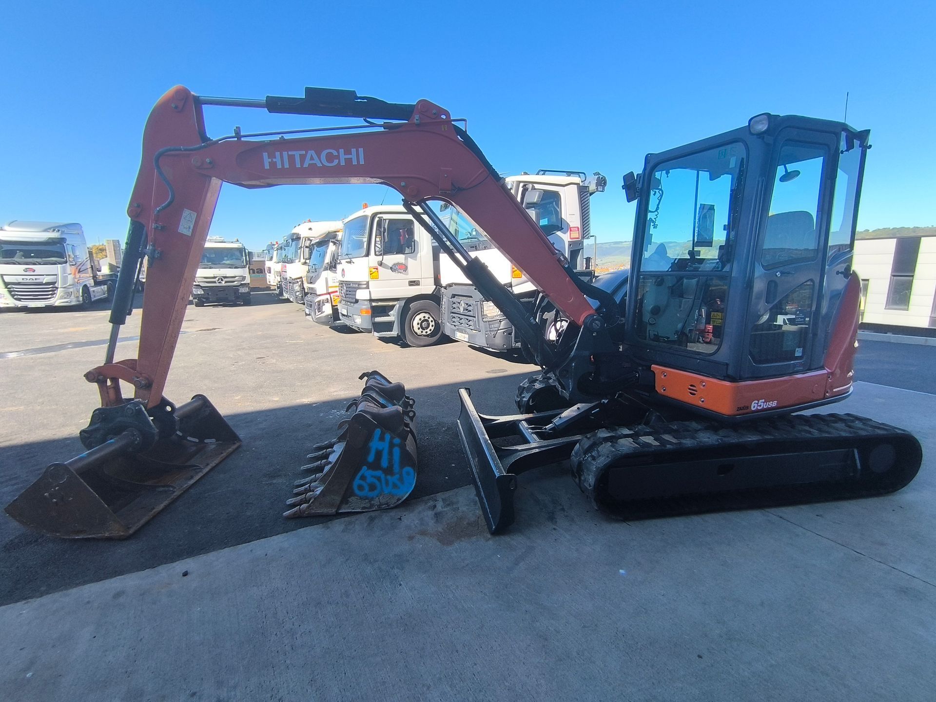 Hitachi ZX 65USB-5A
