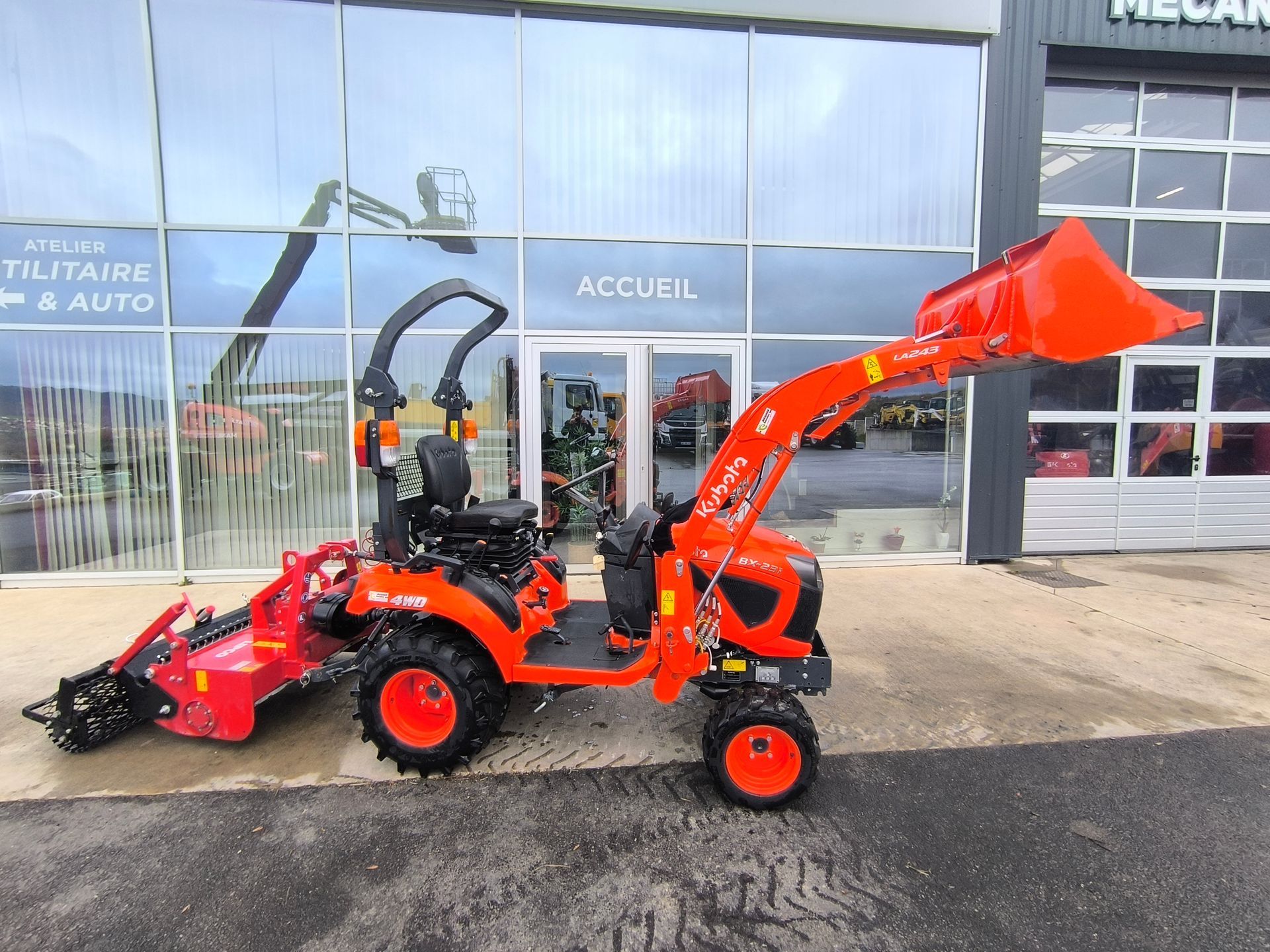 Kubota BX 231 Chargeur Kubota et Enfouisseur de pierre LIPCO