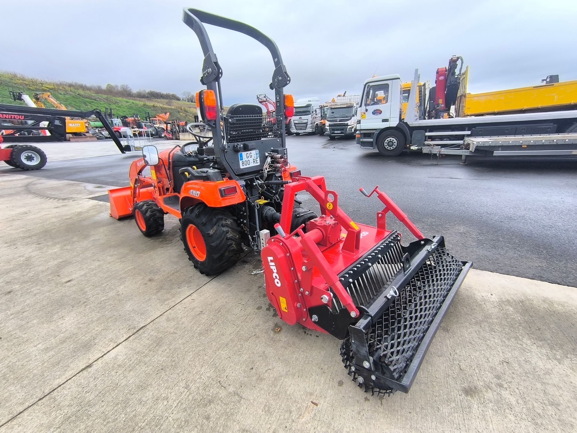Kubota BX 231 Chargeur Kubota et Enfouisseur de pierre LIPCO