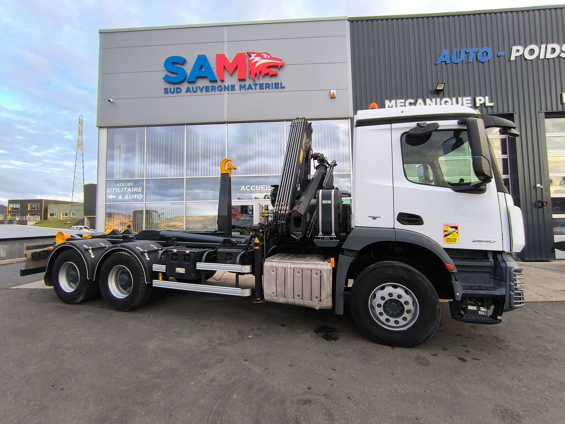 Mercedes-Benz Arocs 2640 Ampliroll Grue Hiab