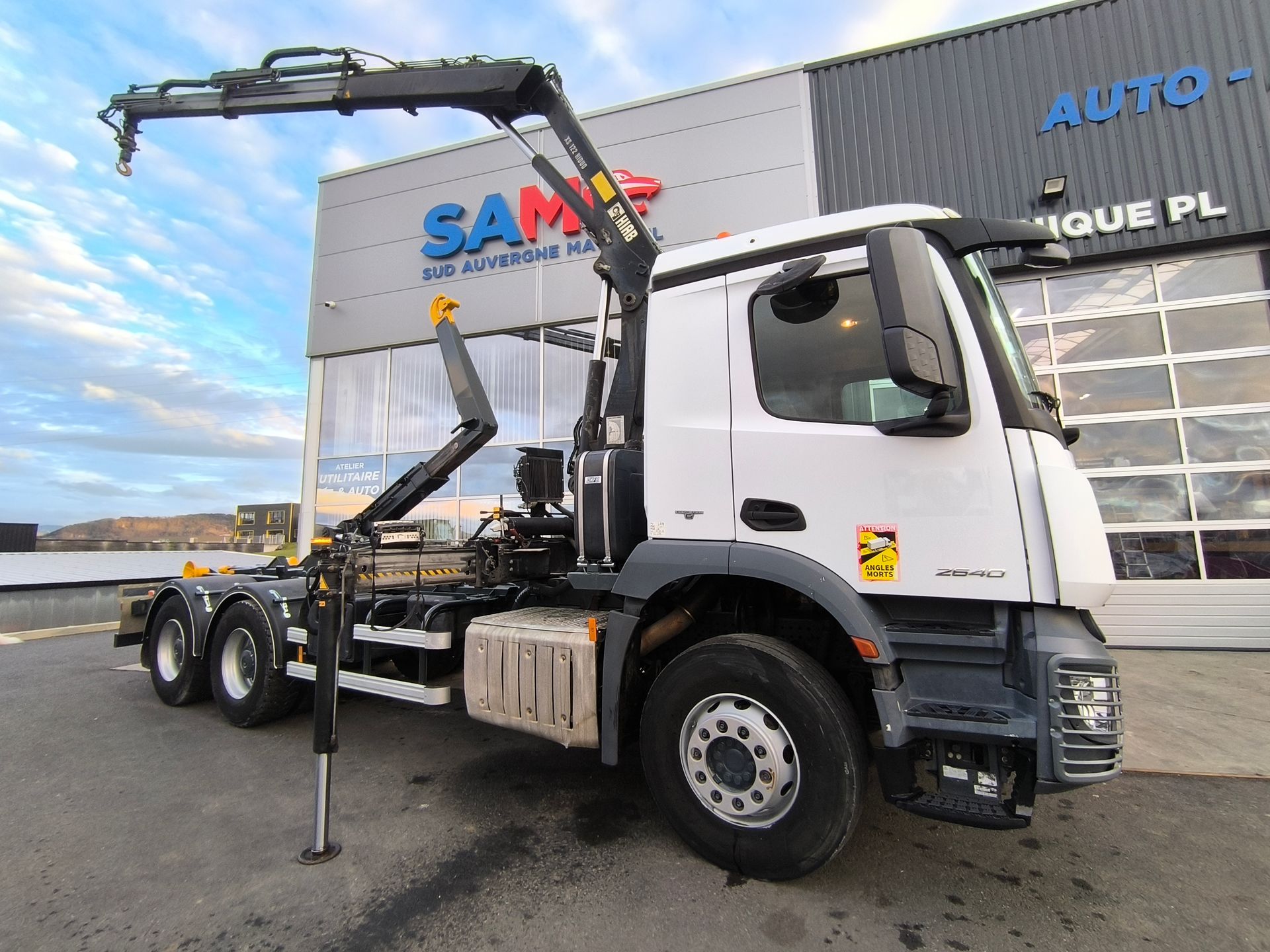 Mercedes-Benz Arocs 2640 Ampliroll Grue Hiab