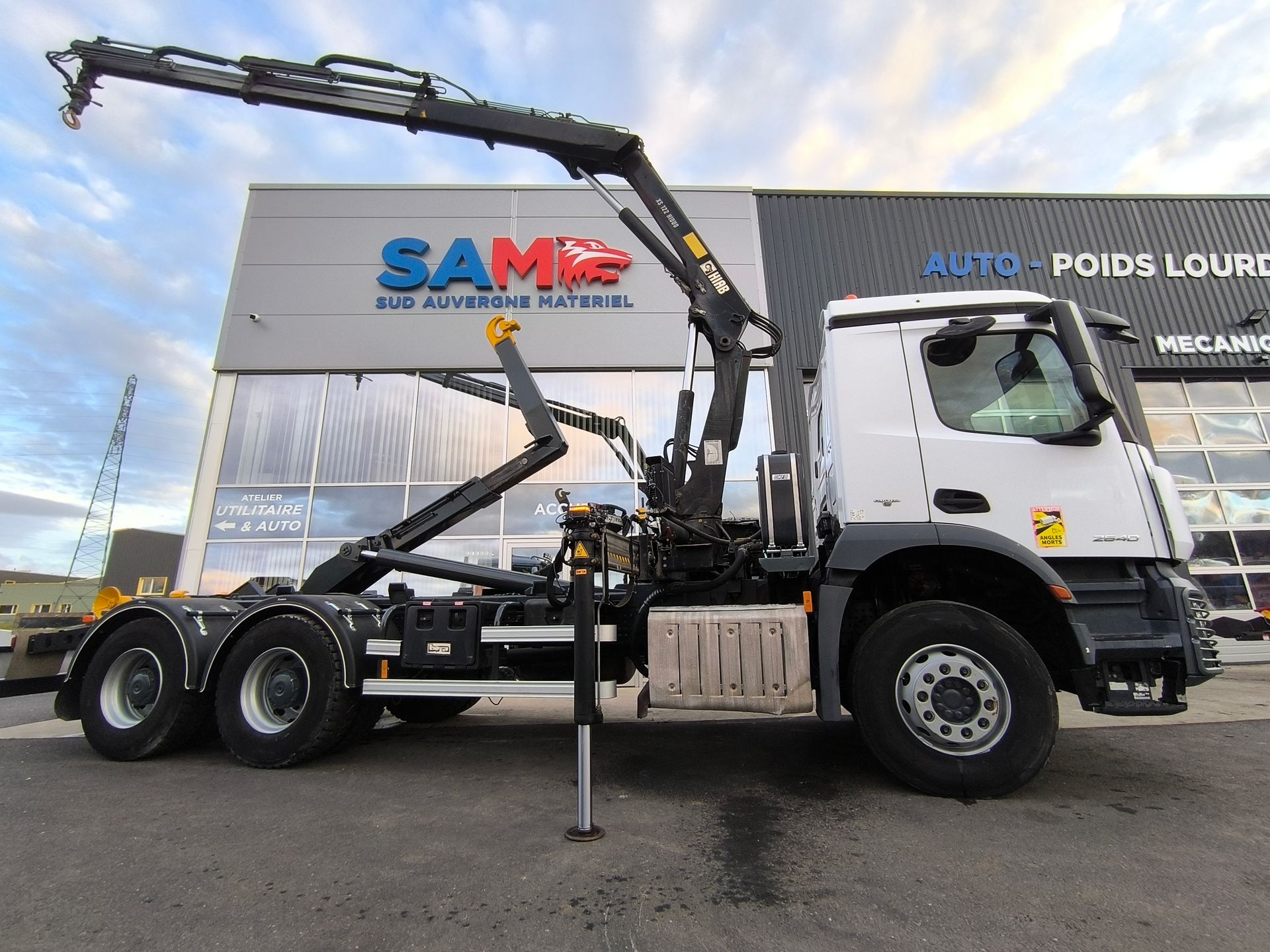 Mercedes-Benz Arocs 2640 Ampliroll Grue Hiab