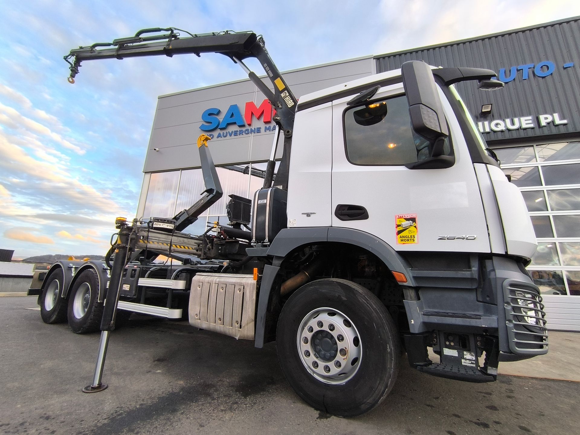 Mercedes-Benz Arocs 2640 Ampliroll Grue Hiab