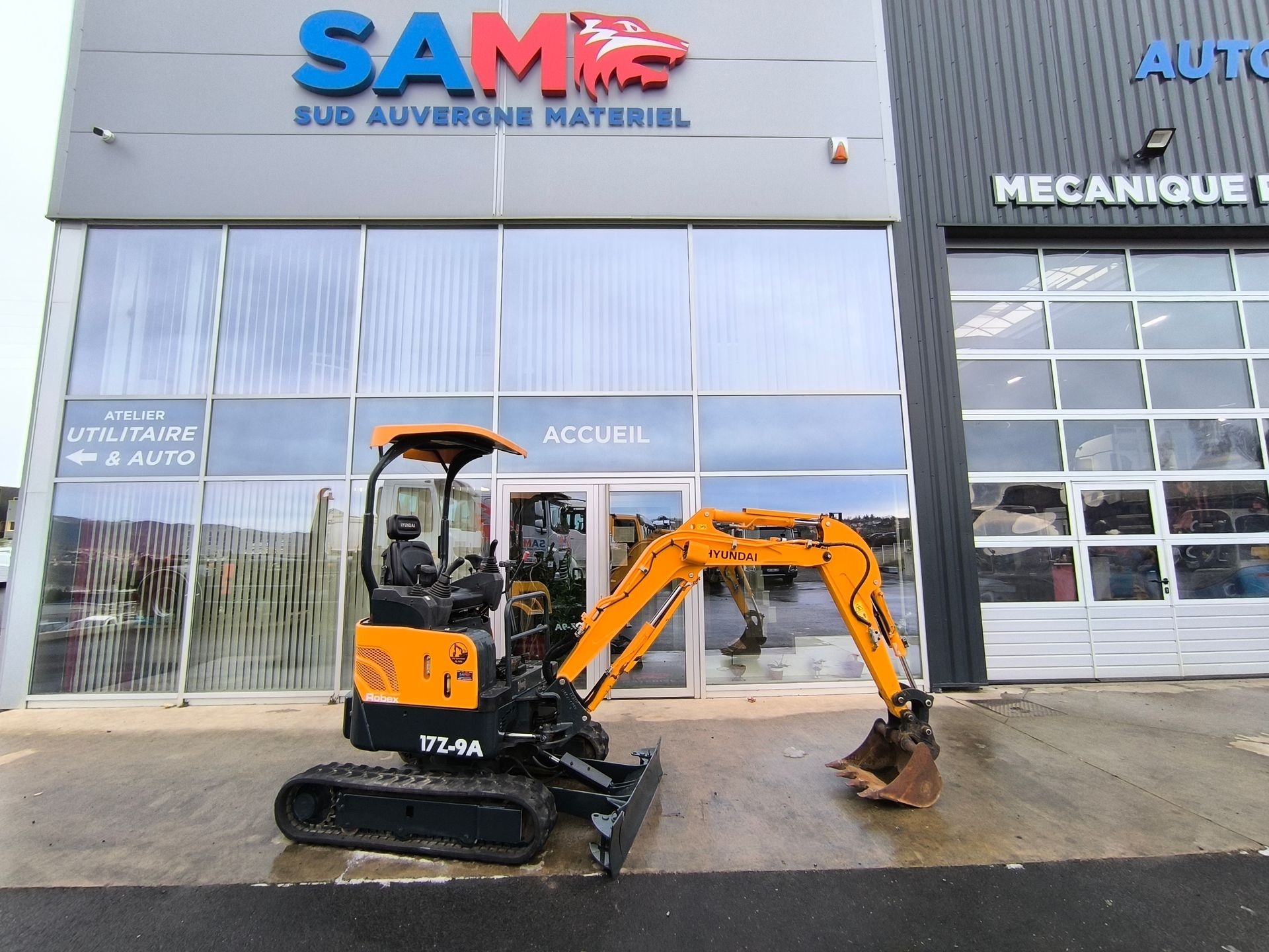 Hyundai ROBEX 17Z-9A