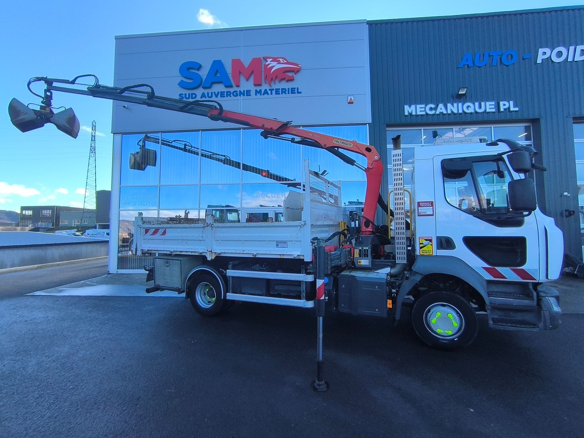 Renault Benne D12 Grue Palfinger 3 extensions