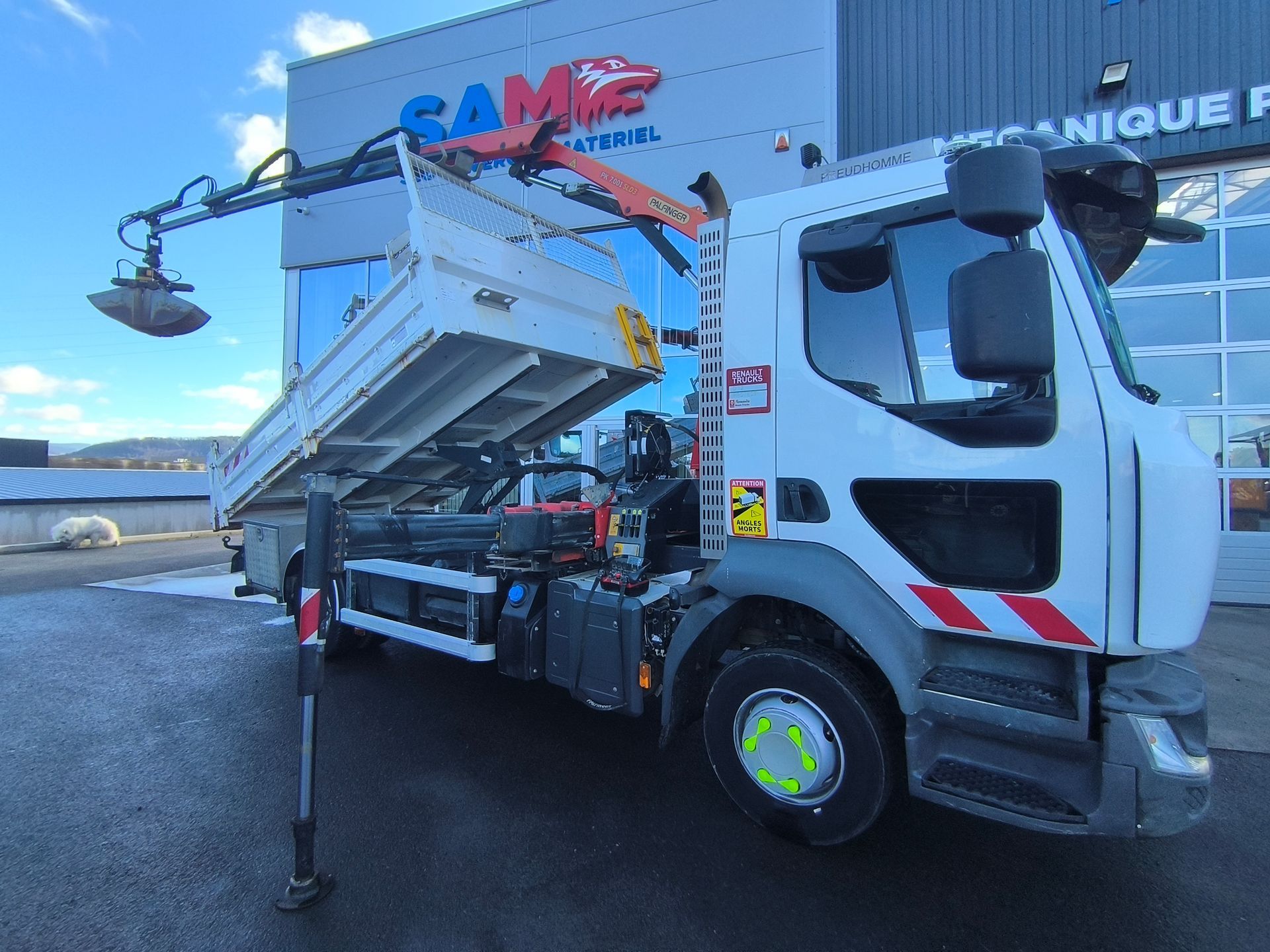 Renault Benne D12 Grue Palfinger 3 extensions