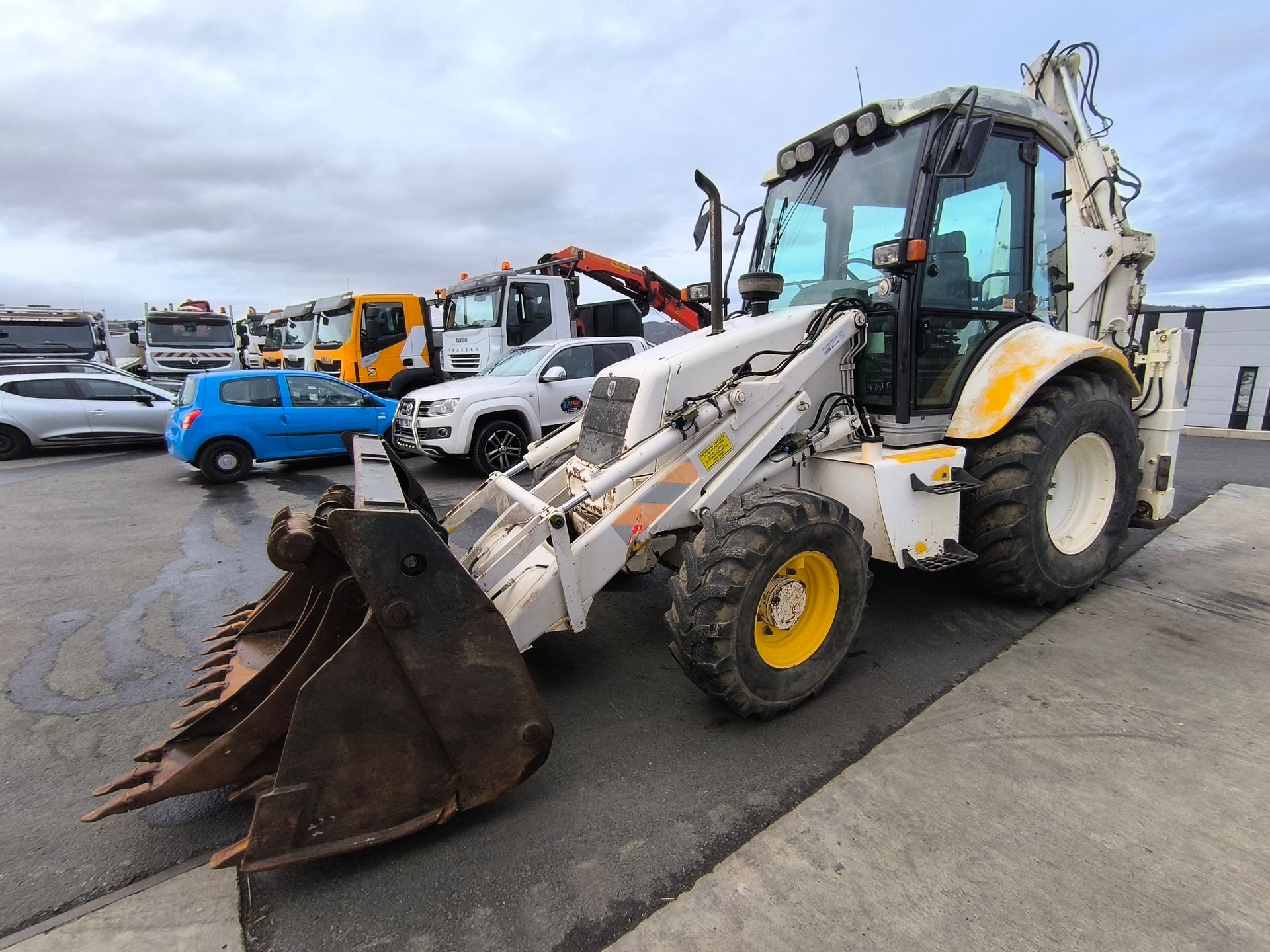 Tracto-pelle New Holland LB110-4PT