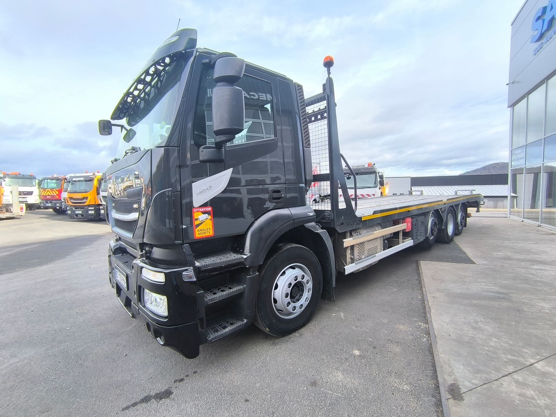 Iveco Stralis 420 Porte engins +Treuil