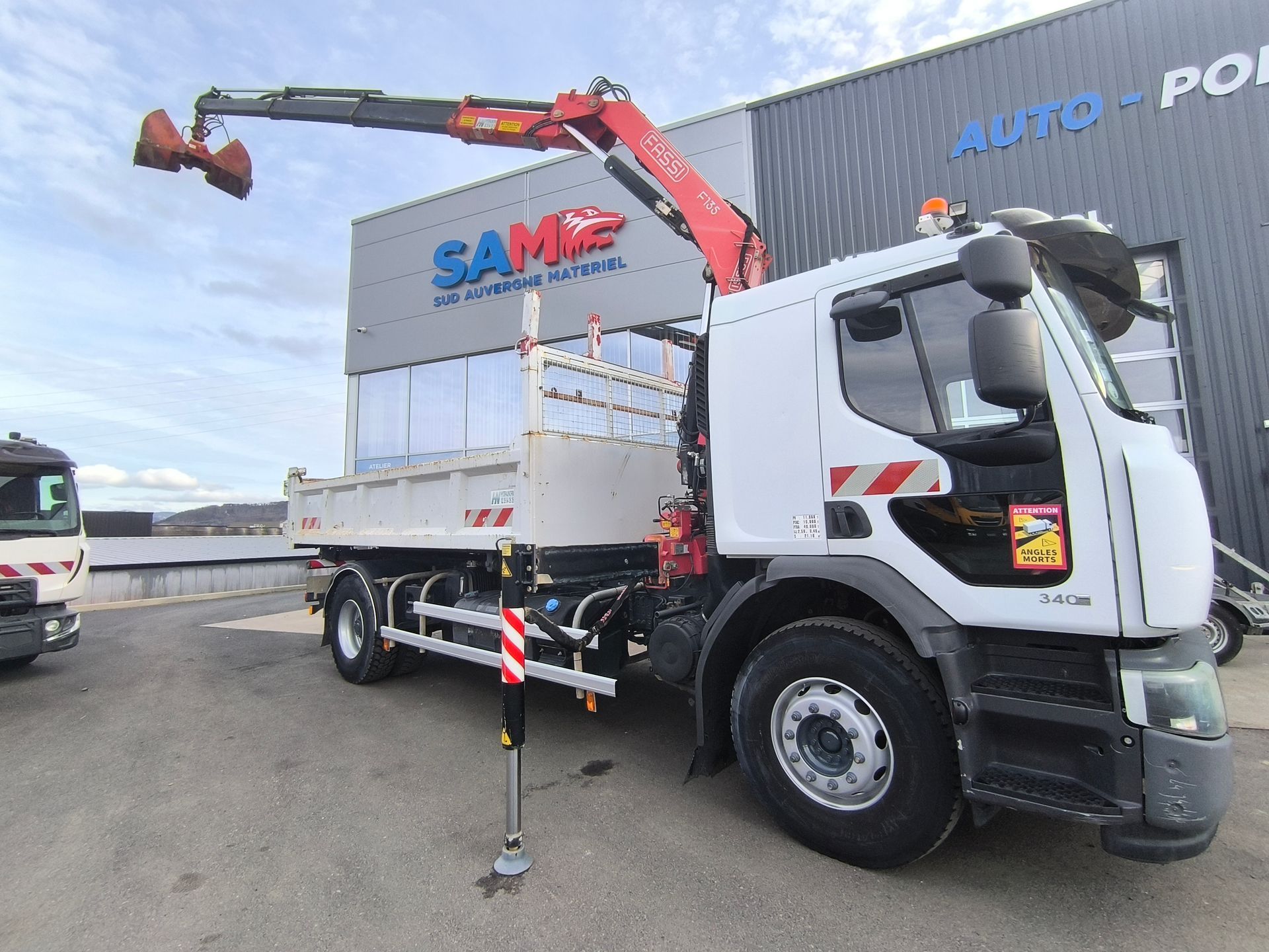 Renault Lander 340.19 Grue 10m 3 extensions