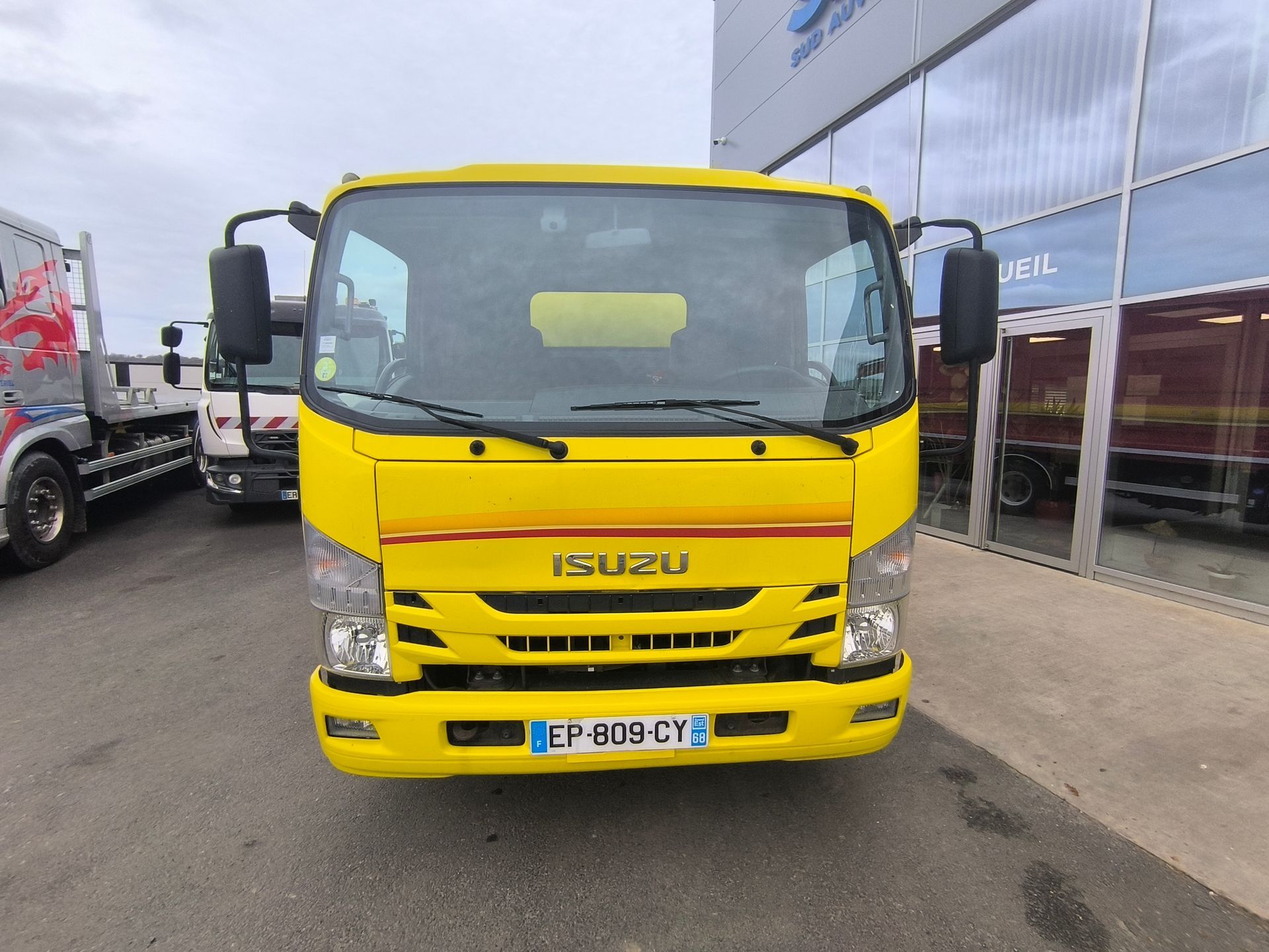 Isuzu Fourgon de livraison 190cv