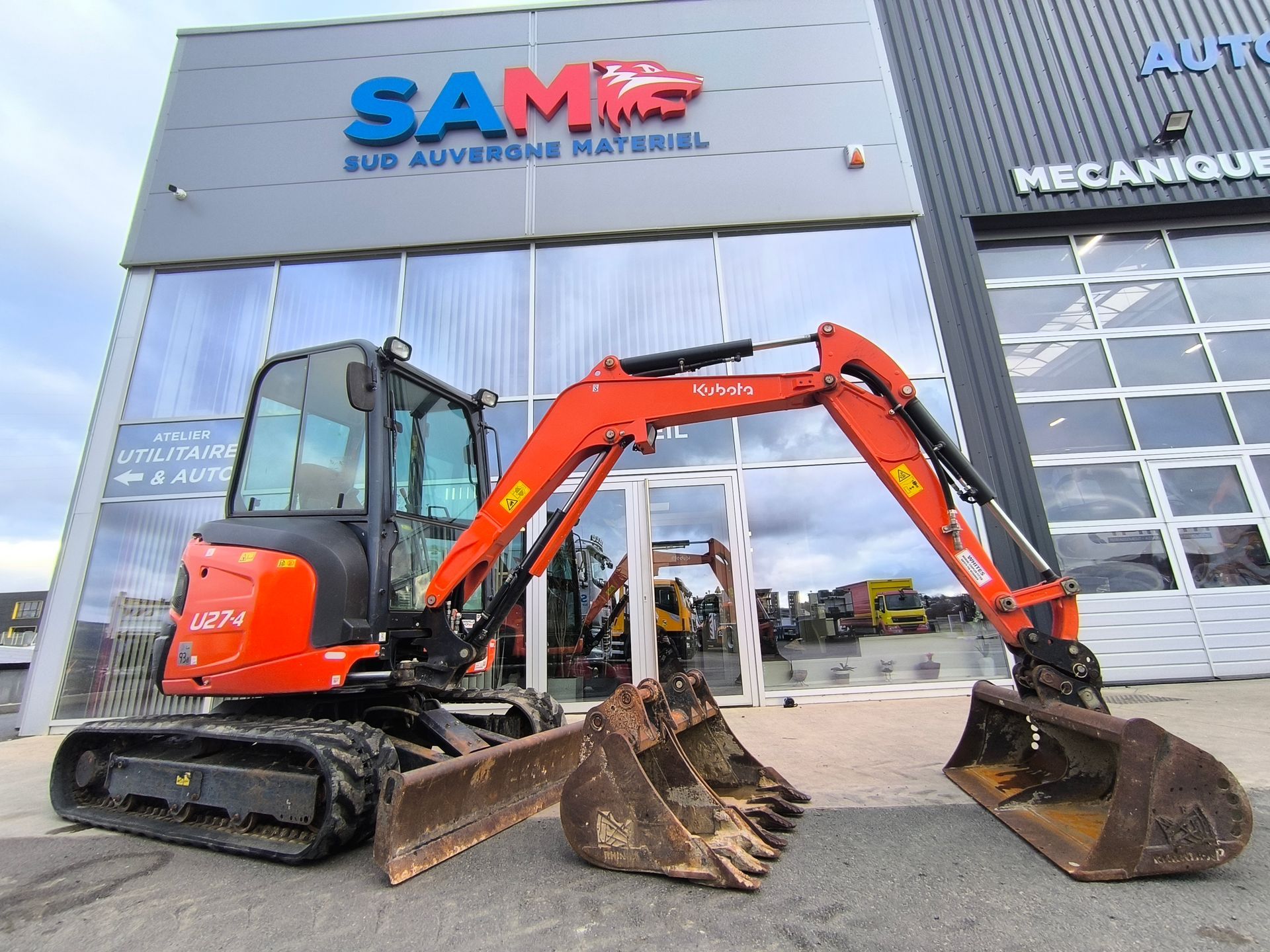 Kubota U27-4