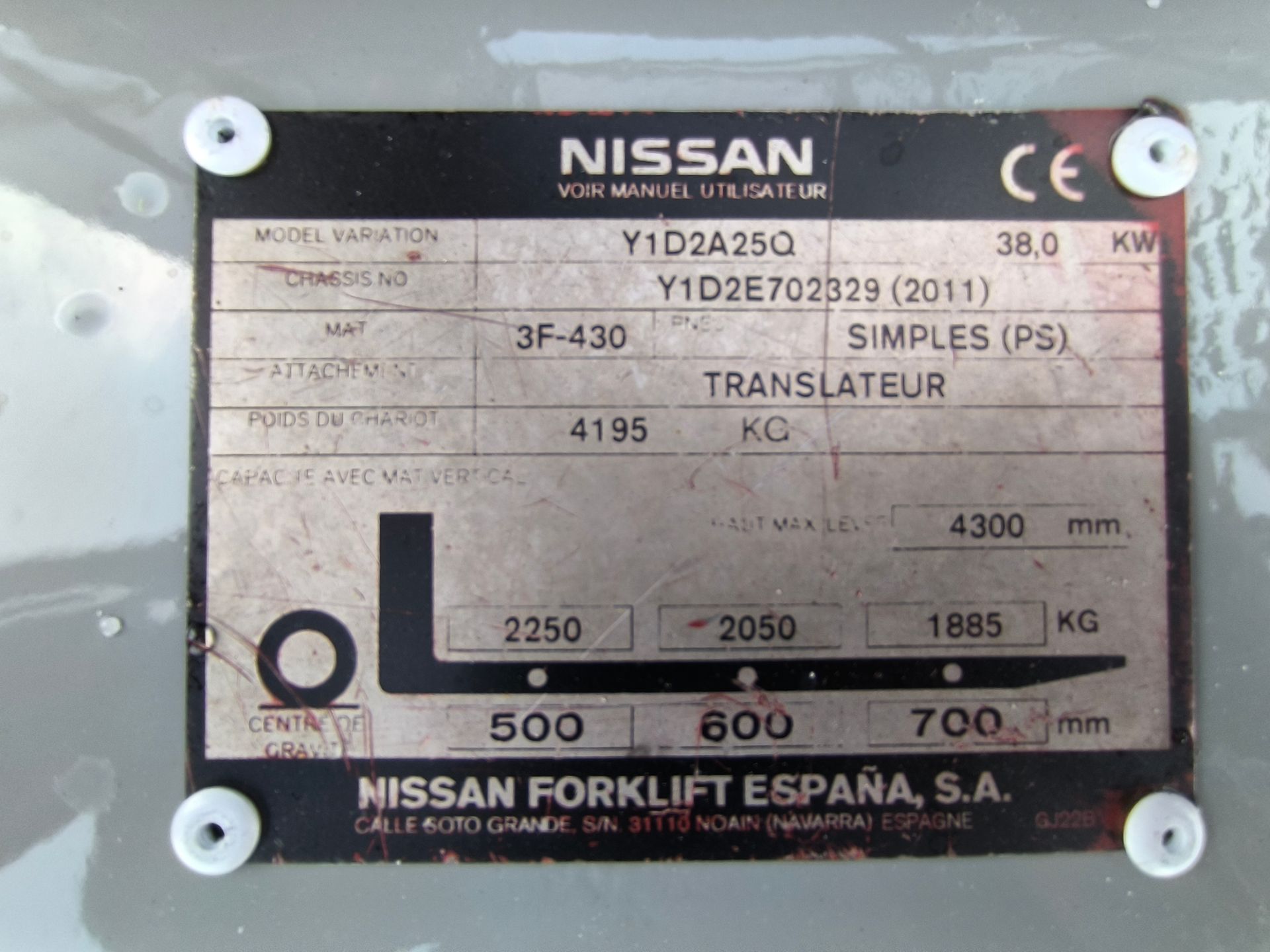 Nissan Chariot 2.5T