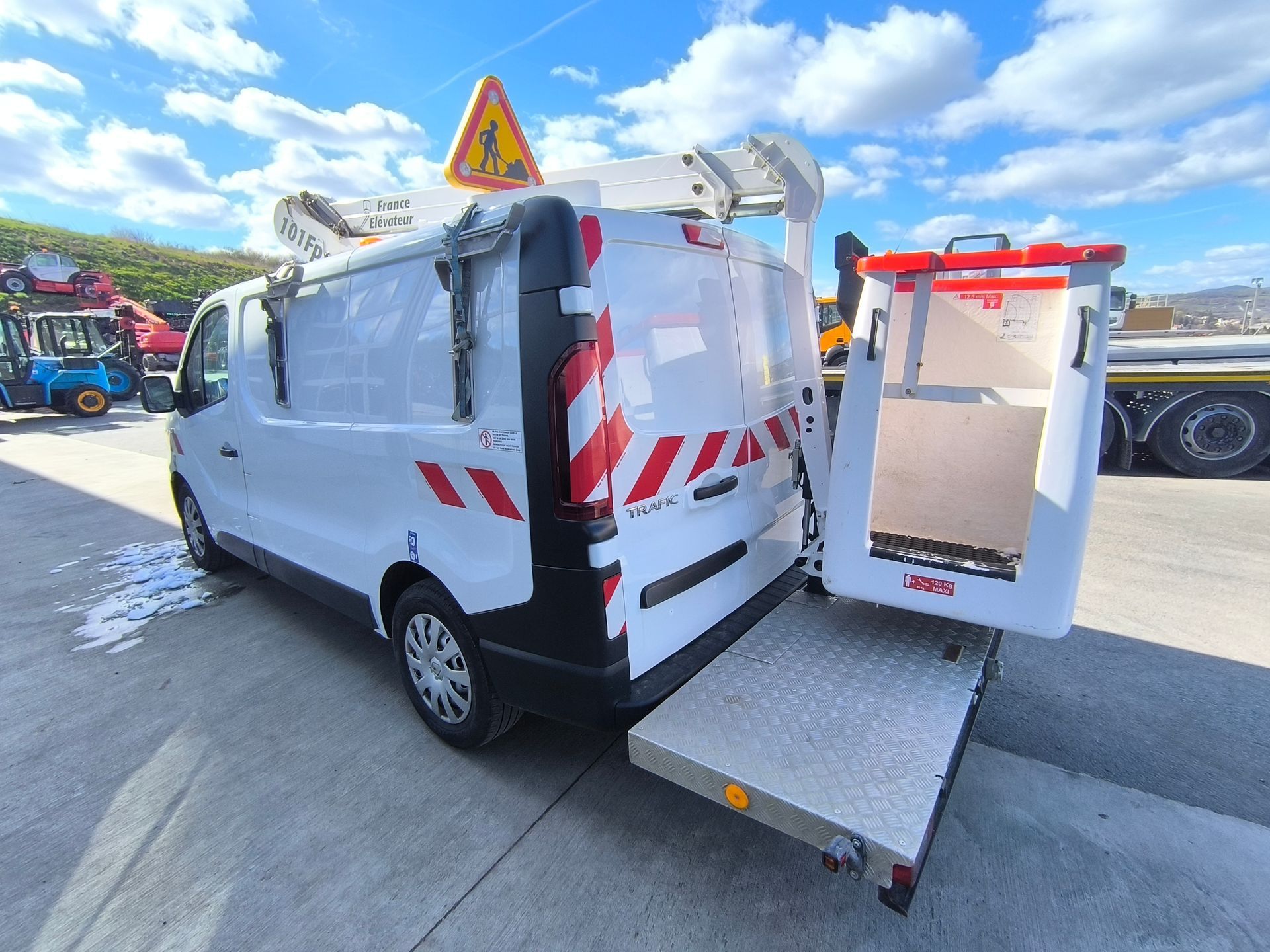 Nacelle France Elevateur sur Renault Trafic