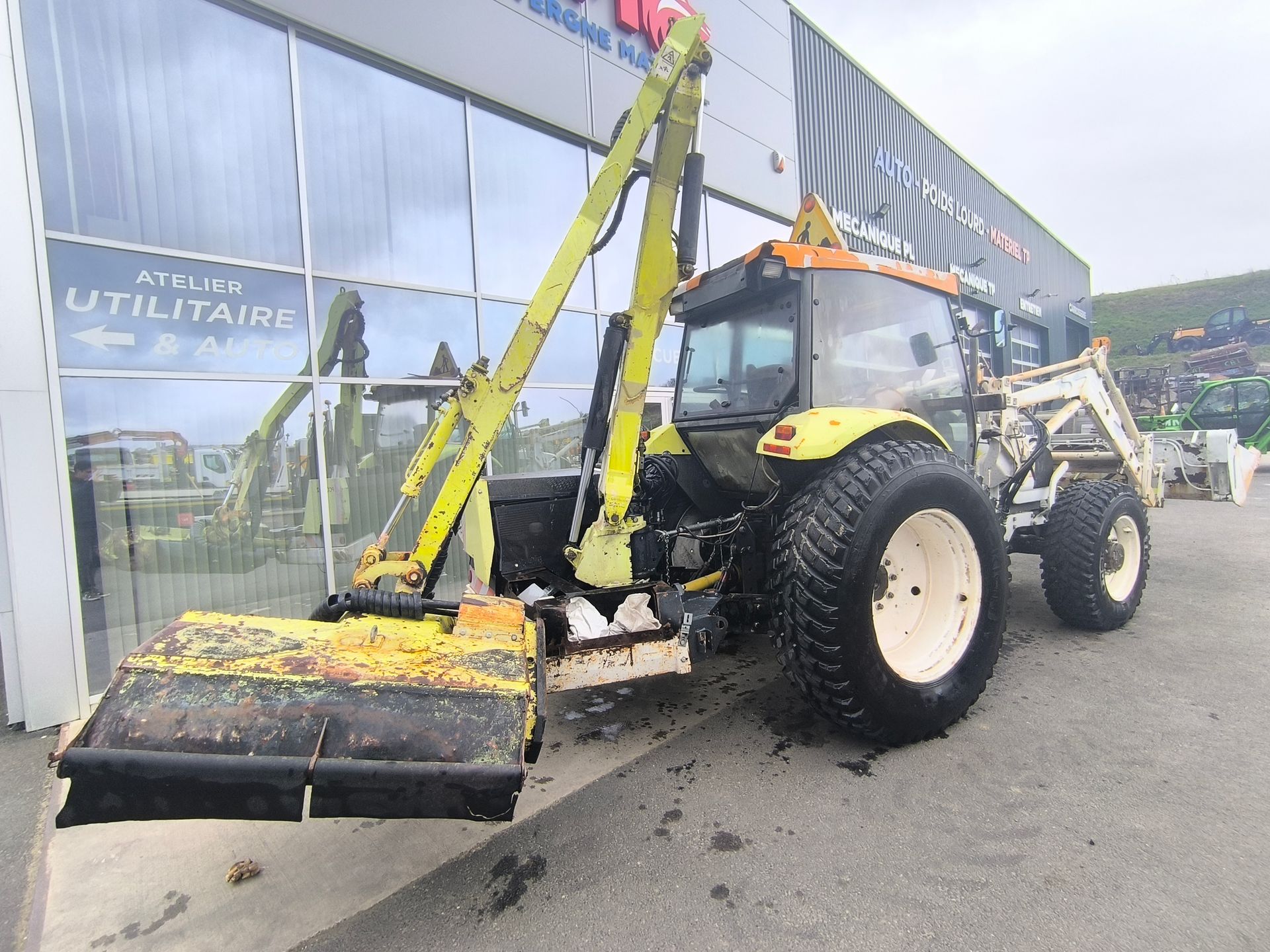Renault T3592PB + Epareuse Serval