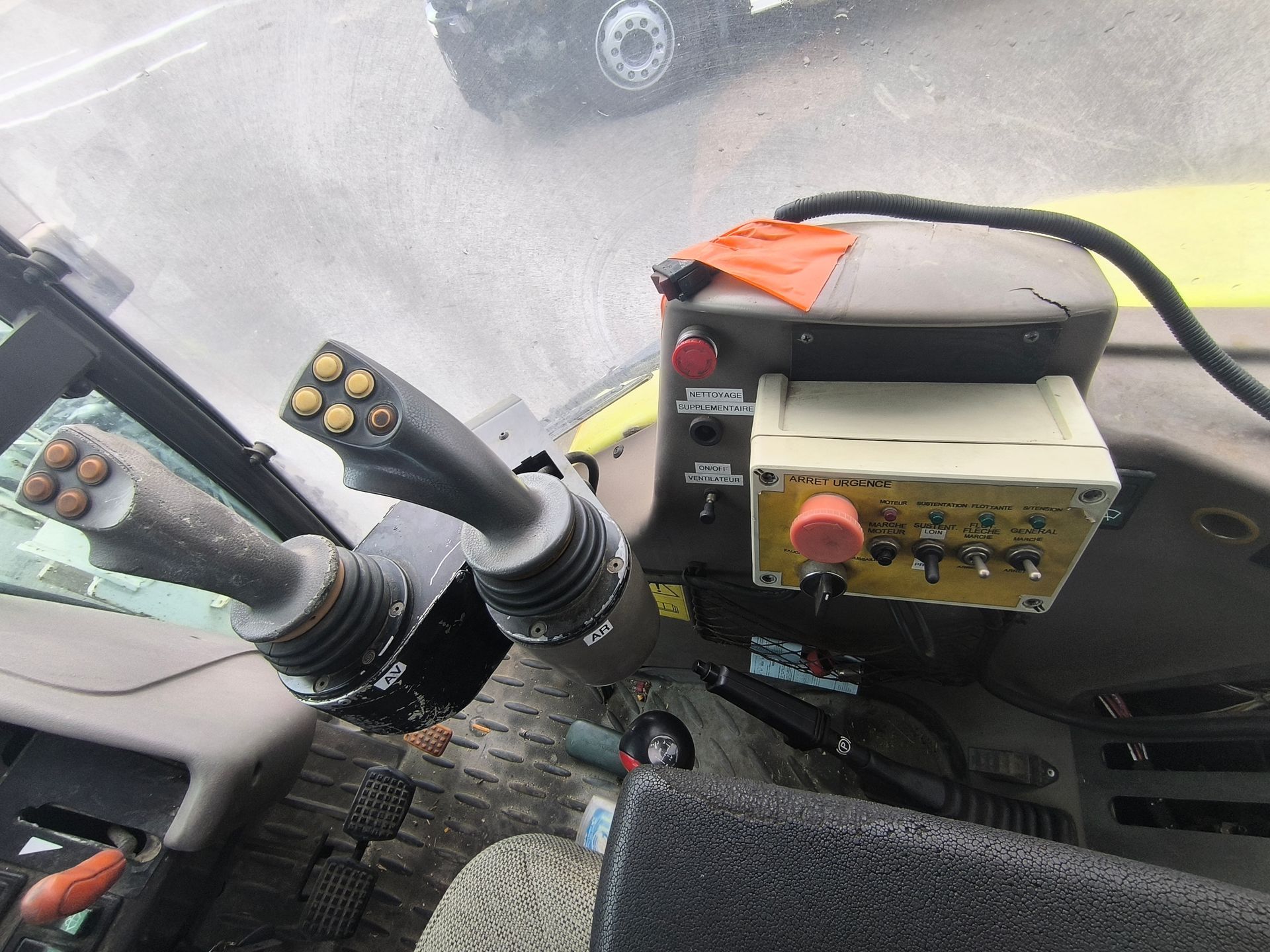 Renault T3592PB + Epareuse Serval
