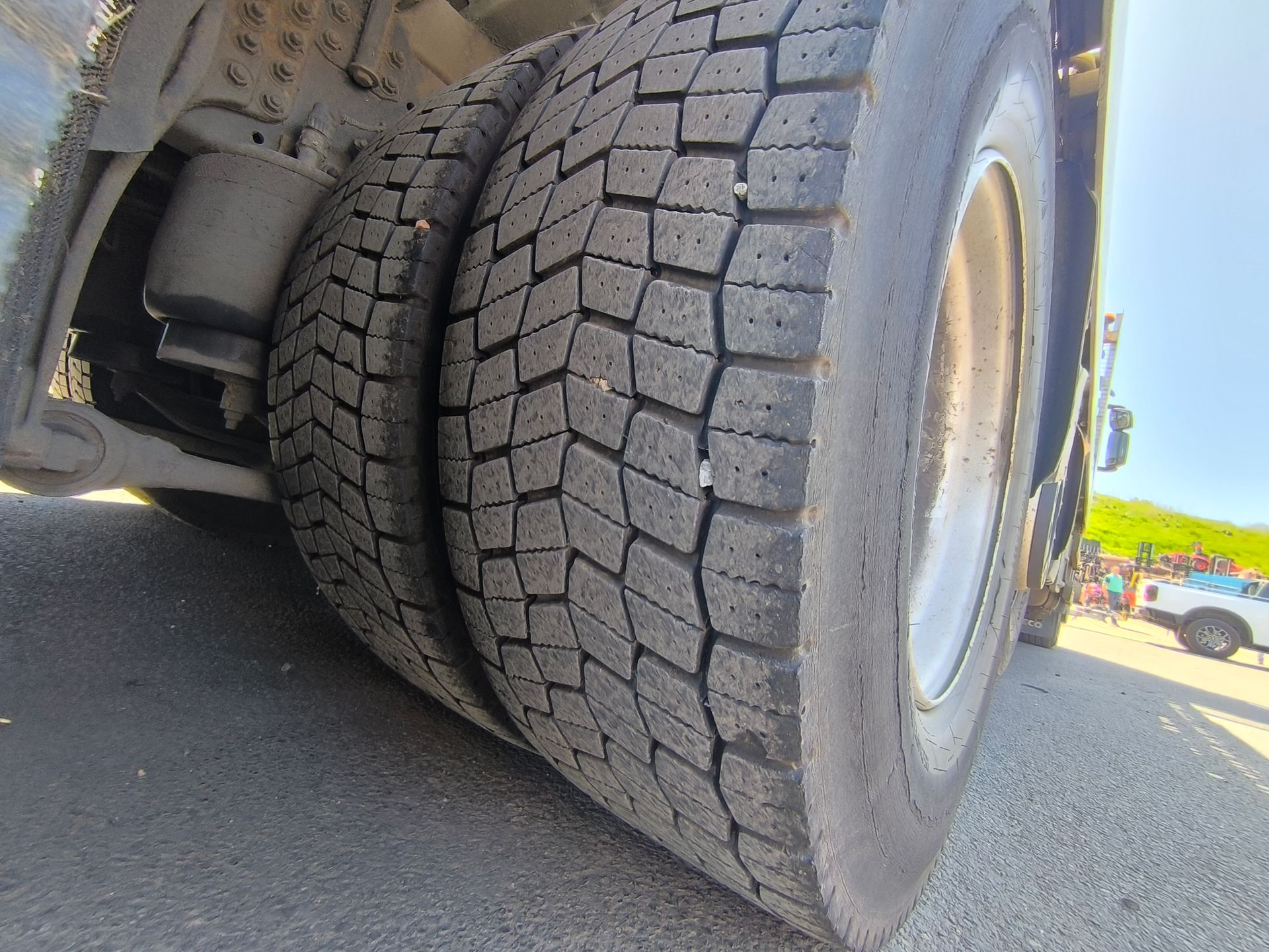 Iveco Stralis 360 Porte engins +Treuil