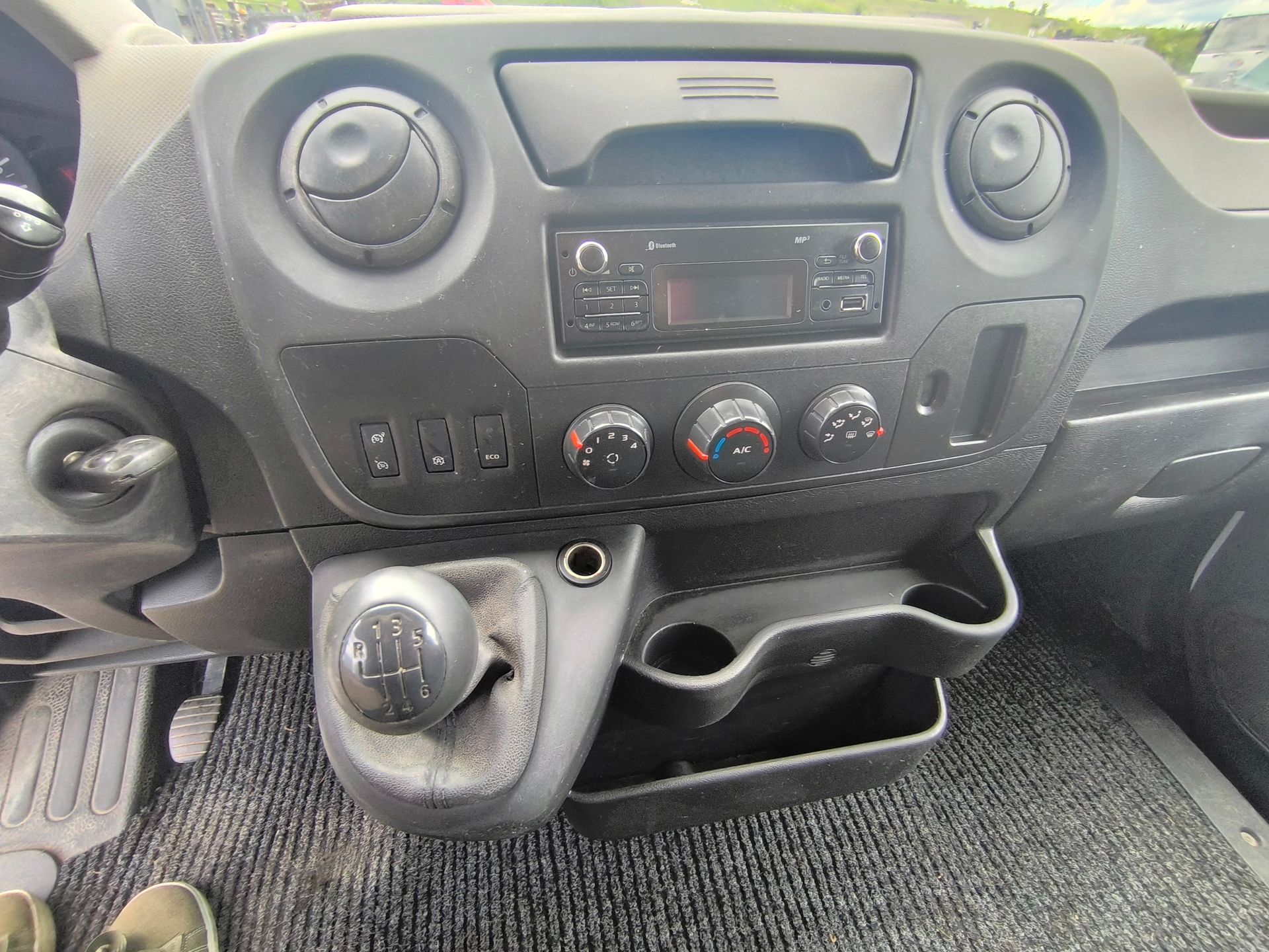 Renault Master III L2H2 2.3 DCI 135
