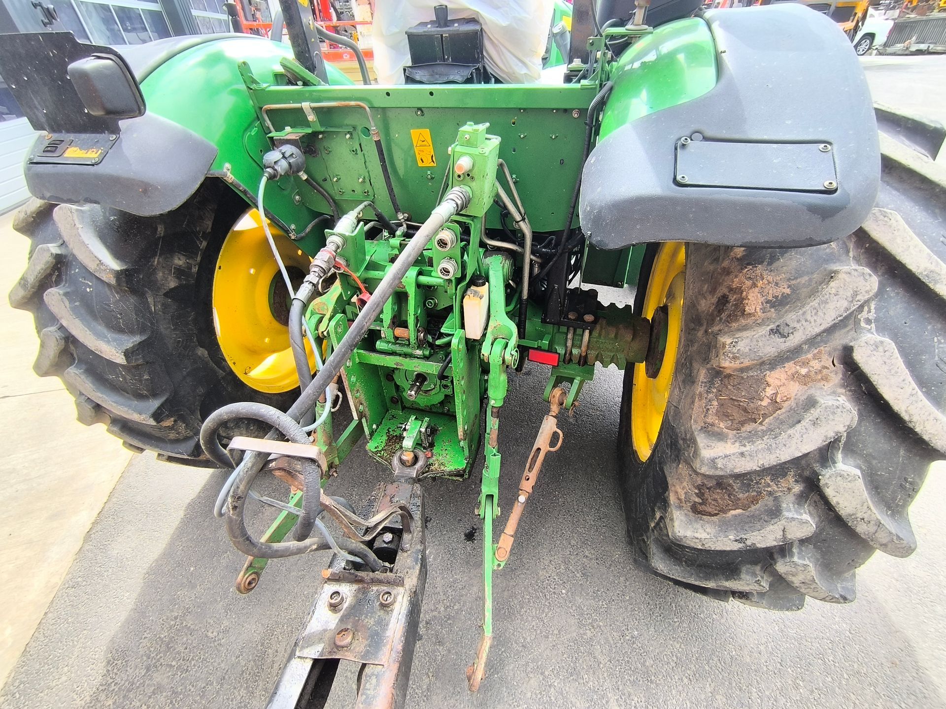 John Deere 5075E