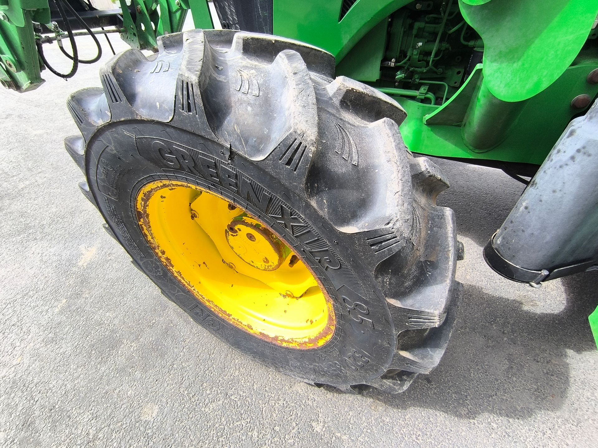 John Deere 5075E