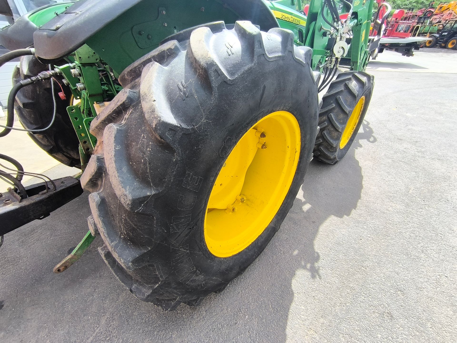 John Deere 5075E
