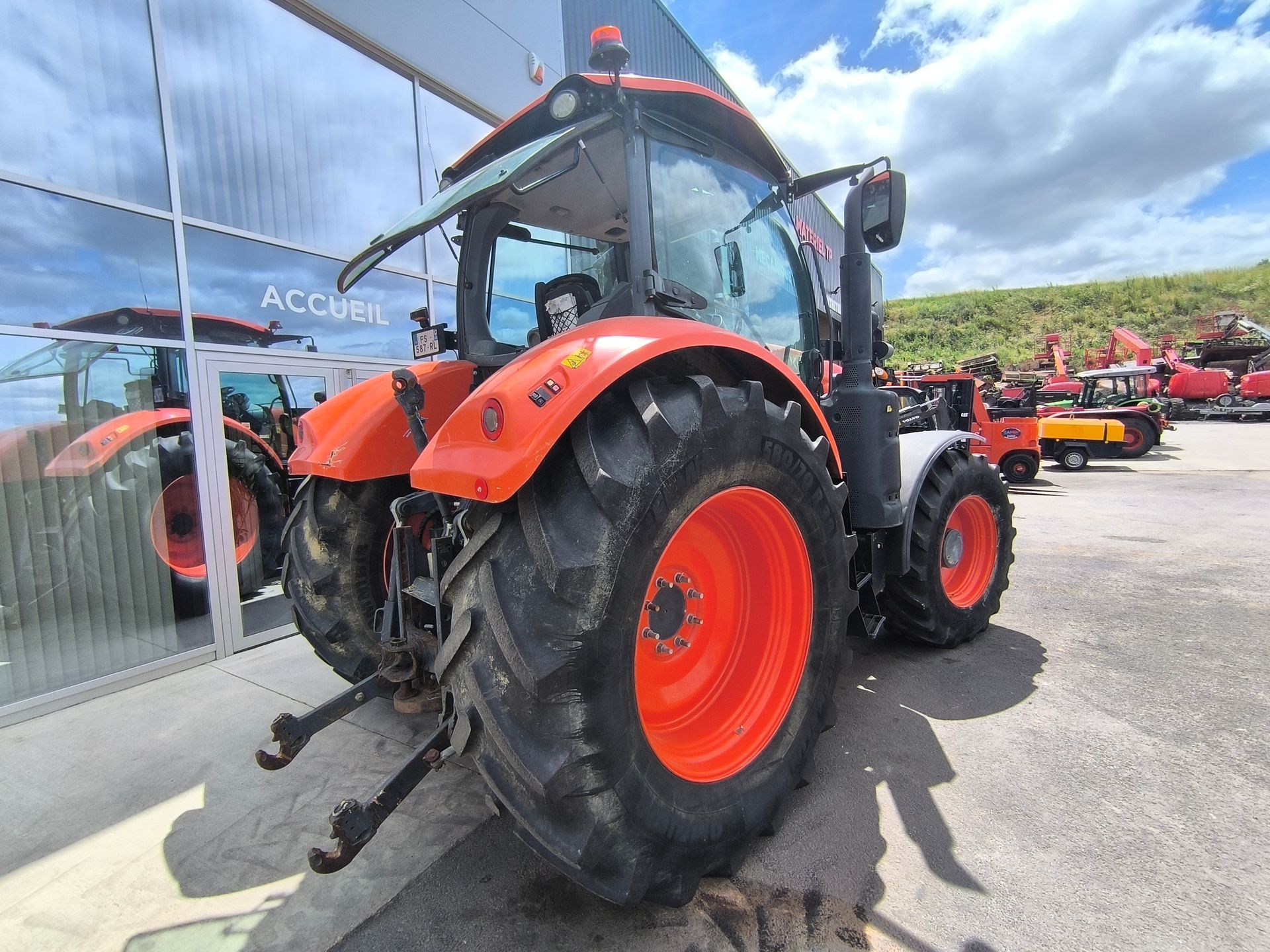 Kubota M7153