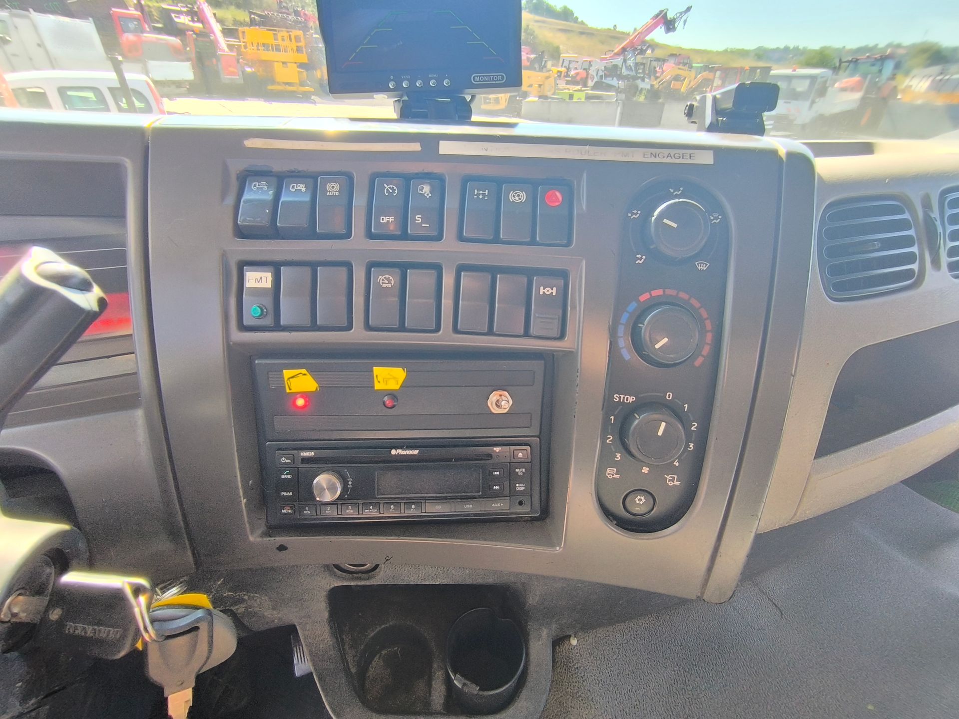 Renault Kerax 410 DXI GRUE HMF 12m