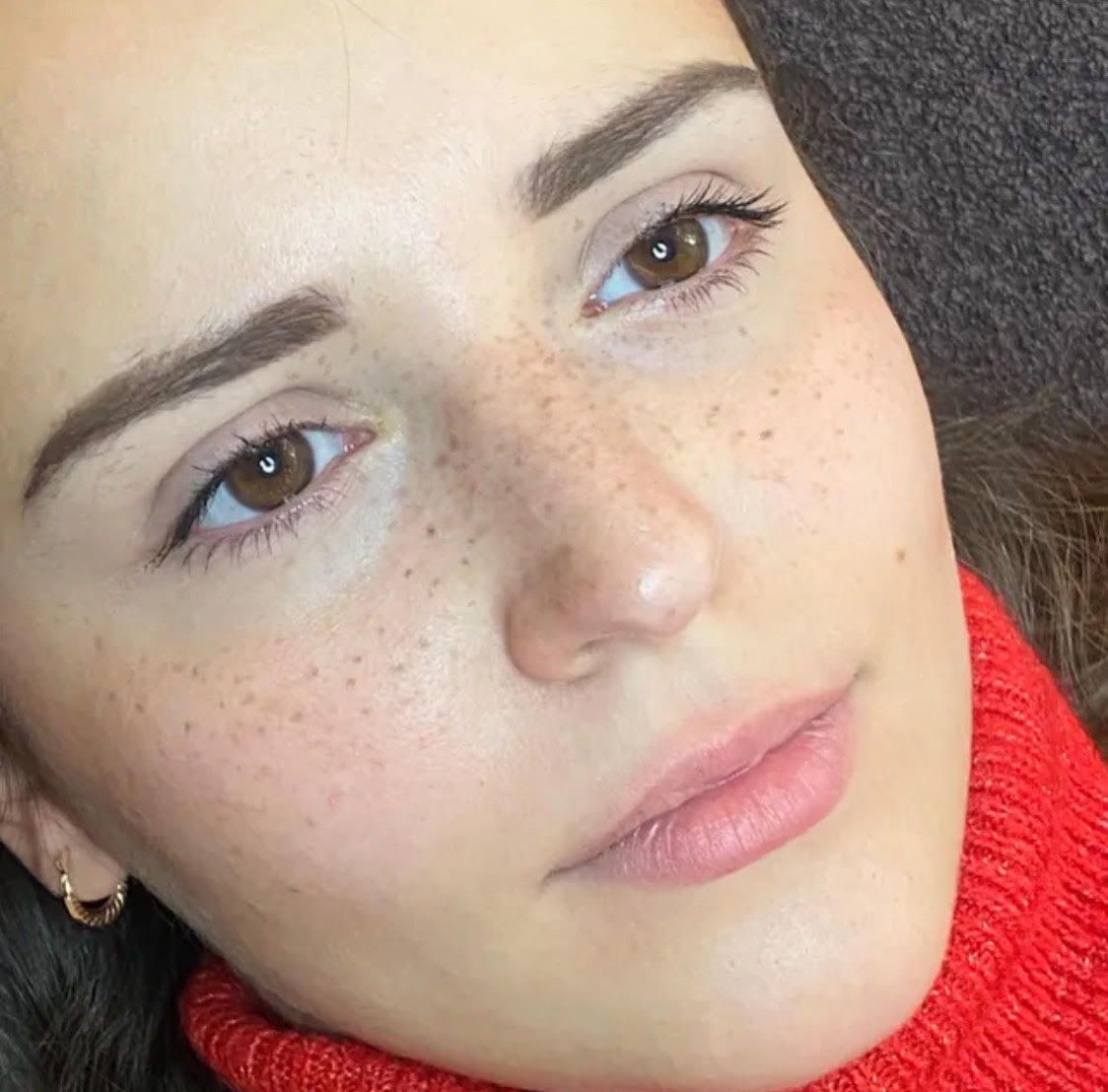 Sommersprossen Fake Freckles Ausbildung Schulung Online Tiktok Berlin Brandenburg Henna