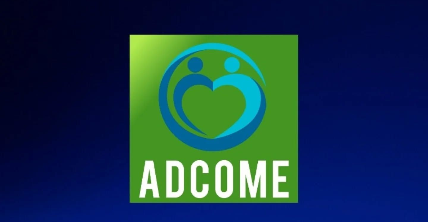 في إطار تعزيز التعاون المؤسسي وبناء جسور التنمية بين الشرق الأوسط و إسبانيا، نظم عماد بدور، بصفته رئيس ادكومي للتنمية بين الشرق الأوسط وأوروبا، وبالتعاون مع جمعية المهندسين الكويتيين، دورة تدريبية متخصصة في مدينة مدريد – مملكة إسبانيا. وشهدت الدورة مشاركة قيادات من الهيئة العامة للصناعة في دولة الكويت، حيث تمحور البرنامج التدريبي حول “القيادة في عصر الذكاء الاصطناعي”، وركز على مفاهيم القيادة الحديثة، والتحول الرقمي، واتخاذ القرار الاستراتيجي، واستشراف مستقبل المؤسسات الصناعية في ظل التطور المتسارع لتقنيات الذكاء الاصطناعي. وأكد المنظمون أن هذه المبادرة تندرج ضمن رؤية مشتركة تهدف إلى تطوير القيادات الوطنية، وتعزيز تبادل الخبرات الدولية، ودعم المؤسسات في تبني نماذج عمل مبتكرة ومستدامة قادرة على مواكبة المتغيرات العالمية. imadbadour.com #عماد_بدور #ADCOME #التنمية_بين_الشرق_الأوسط_وأوروبا #جمعية_المهندسين_الكويتيين #الهيئة_العامة_للصناعة #القيادة #الذكاء_الاصطناعي #التحول_الرقمي #التدريب_القيادي #التعاون_الدولي #مدريد في إطار تعزيز التعاون المؤسسي وبناء جسور التنمية بين الشرق
الأوسط و إسبانيا، نظم عماد بدور، بصفته رئيس ادكومي للتنمية بين الشرق الأوسط وأوروبا، وبالتعاون مع جمعية المهندسين الكويتيين، دورة تدريبية متخصصة في مدينة مدريد – مملكة إسبانيا.
وشهدت الدورة مشاركة قيادات من الهيئة العامة للصناعة في دولة الكويت، حيث تمحور البرنامج التدريبي حول “القيادة في عصر الذكاء الاصطناعي”، وركز على مفاهيم القيادة الحديثة، والتحول الرقمي، واتخاذ القرار الاستراتيجي، واستشراف مستقبل المؤسسات الصناعية في ظل التطور المتسارع لتقنيات الذكاء الاصطناعي.
وأكد المنظمون أن هذه المبادرة تندرج ضمن رؤية مشتركة تهدف إلى تطوير القيادات الوطنية، وتعزيز تبادل الخبرات الدولية، ودعم المؤسسات في تبني نماذج عمل مبتكرة ومستدامة قادرة على مواكبة المتغيرات العالمية.
imadbadour.com
#عماد_بدور
#ADCOME
#التنمية_بين_الشرق_الأوسط_وأوروبا
#جمعية_المهندسين_الكويتيين
#الهيئة_العامة_للصناعة
#القيادة
#الذكاء_الاصطناعي
#التحول_الرقمي
#التدريب_القيادي
#التعاون_الدولي
#مدريد