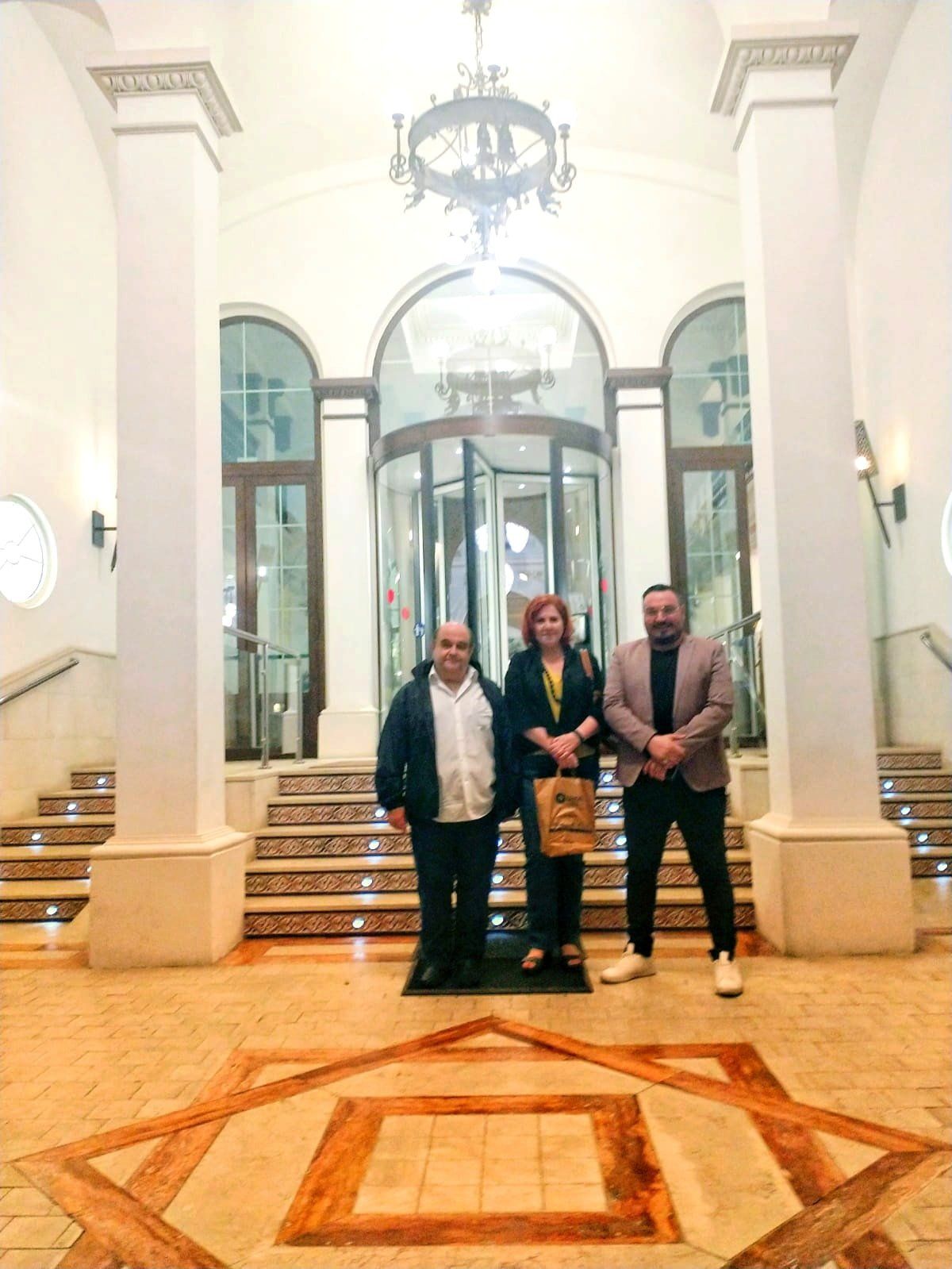 El productor ejecutivo Carlos Taillafer , la documentalista María Viedma y el director administrativo de Spanish film production El productor ejecutivo Carlos Taillafer , la documentalista María Viedma y el director administrativo de Spanish film production